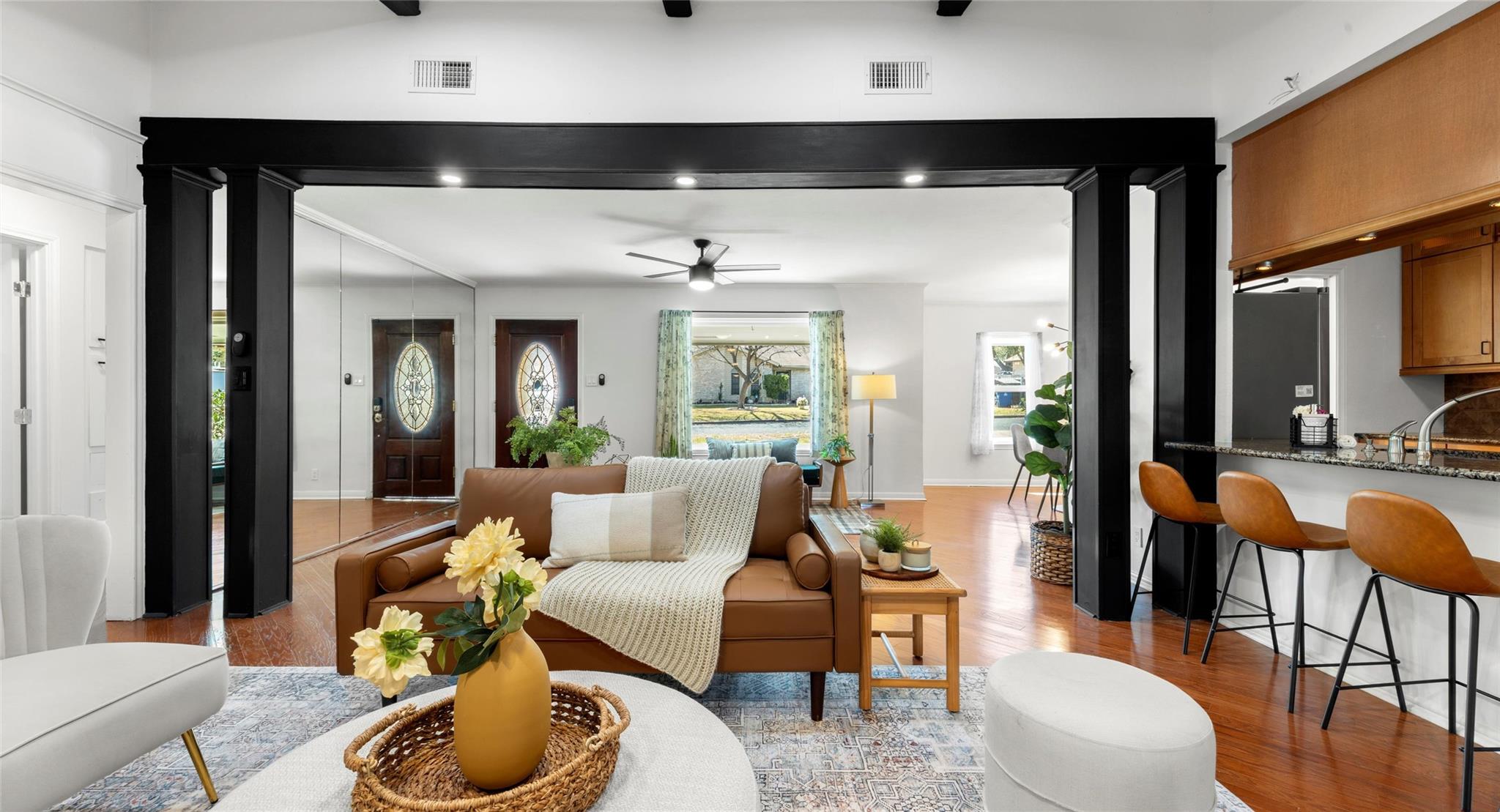 1704 Shelbourne Dr, Austin, TX 78752