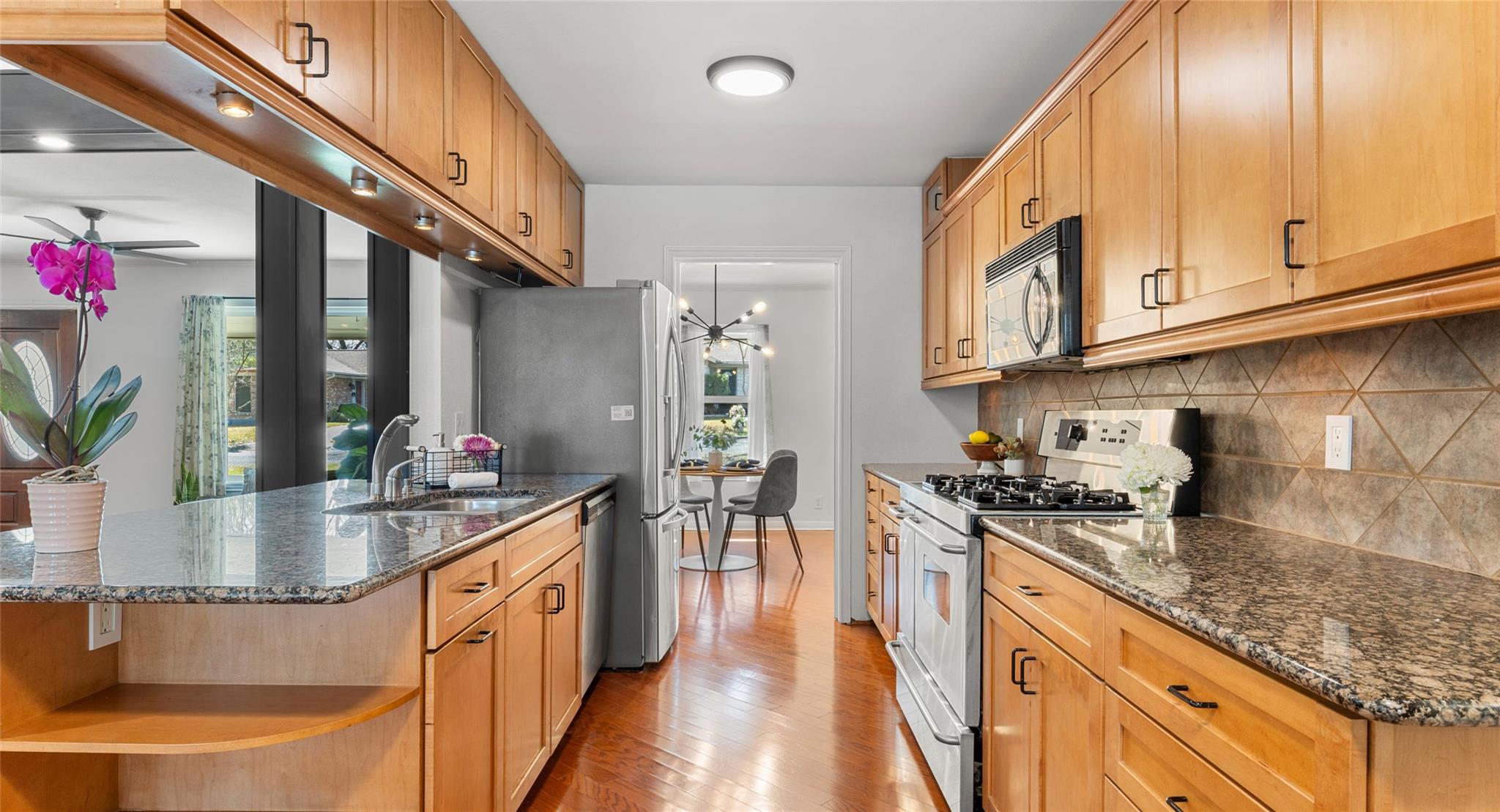 1704 Shelbourne Dr, Austin, TX 78752