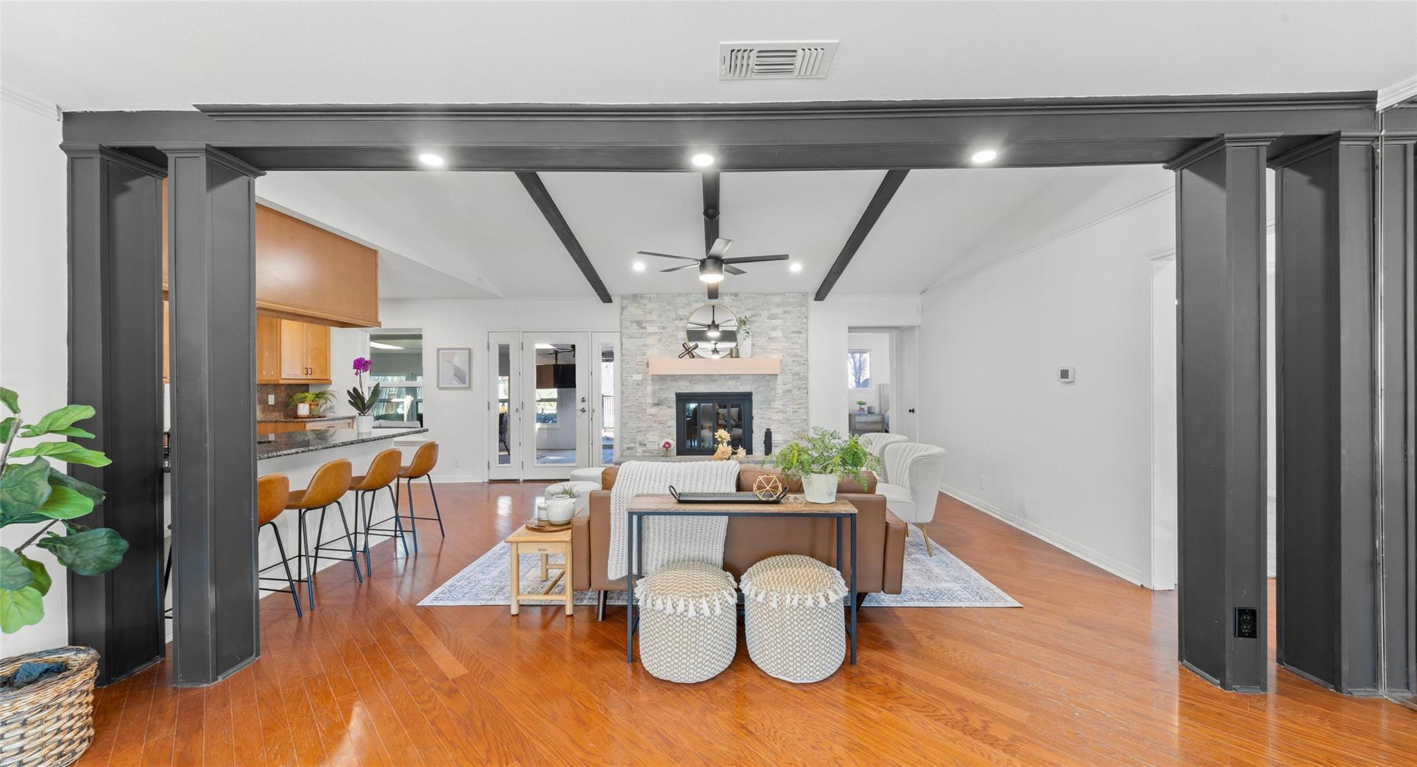 1704 Shelbourne Dr, Austin, TX 78752