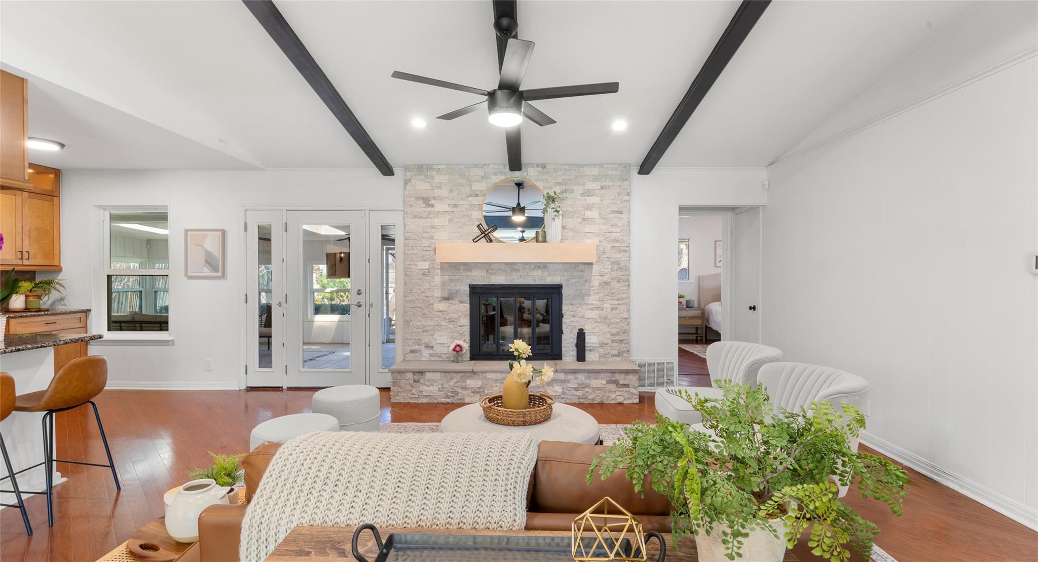 1704 Shelbourne Dr, Austin, TX 78752