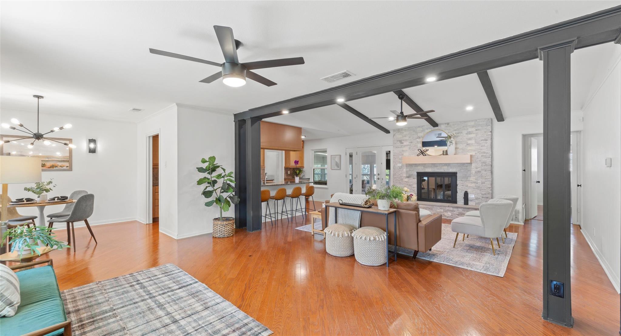 1704 Shelbourne Dr, Austin, TX 78752