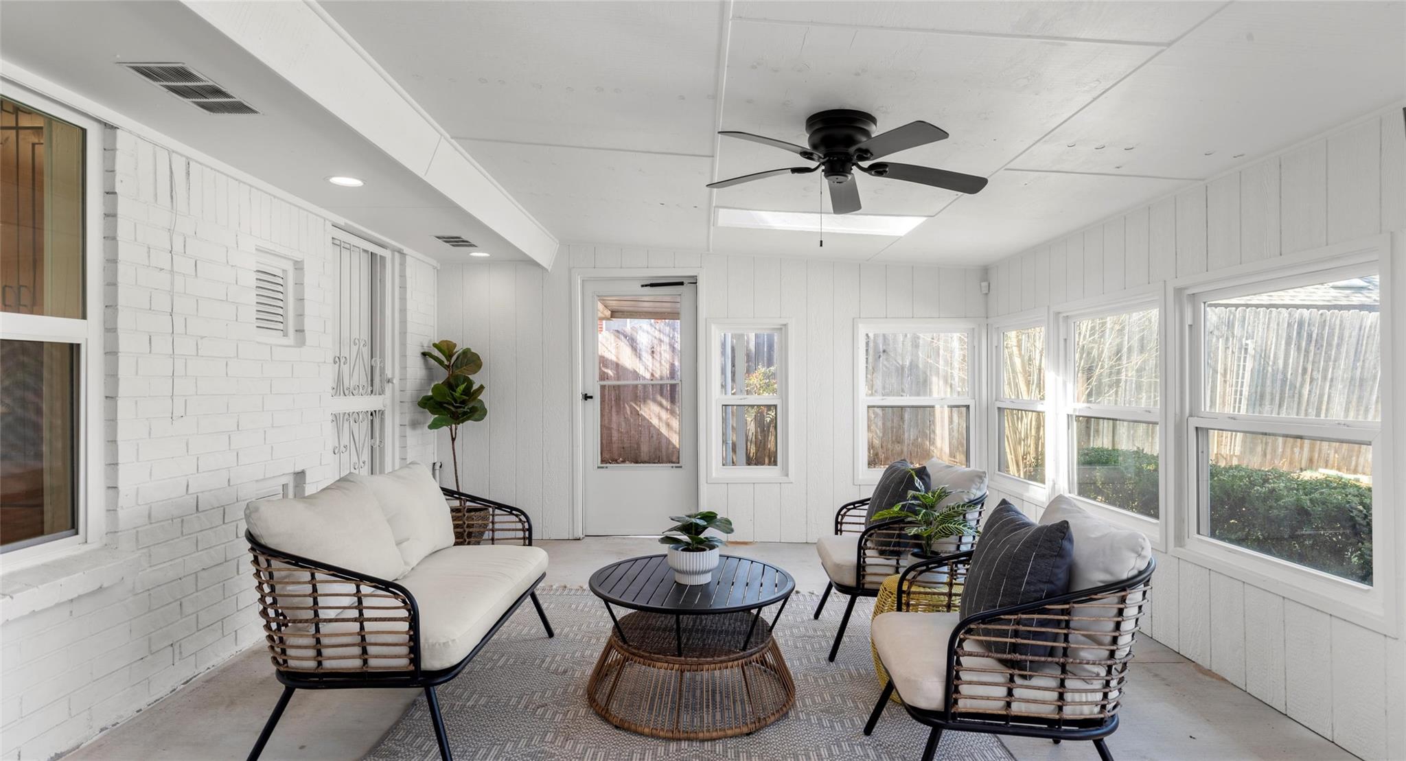 1704 Shelbourne Dr, Austin, TX 78752