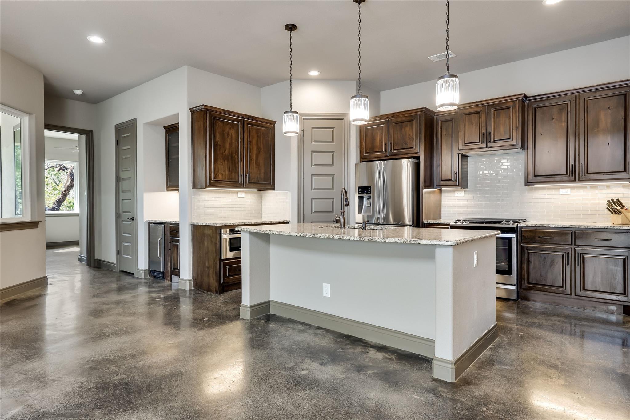 19129 Camelot Woods Cv, Lago Vista, TX 78645