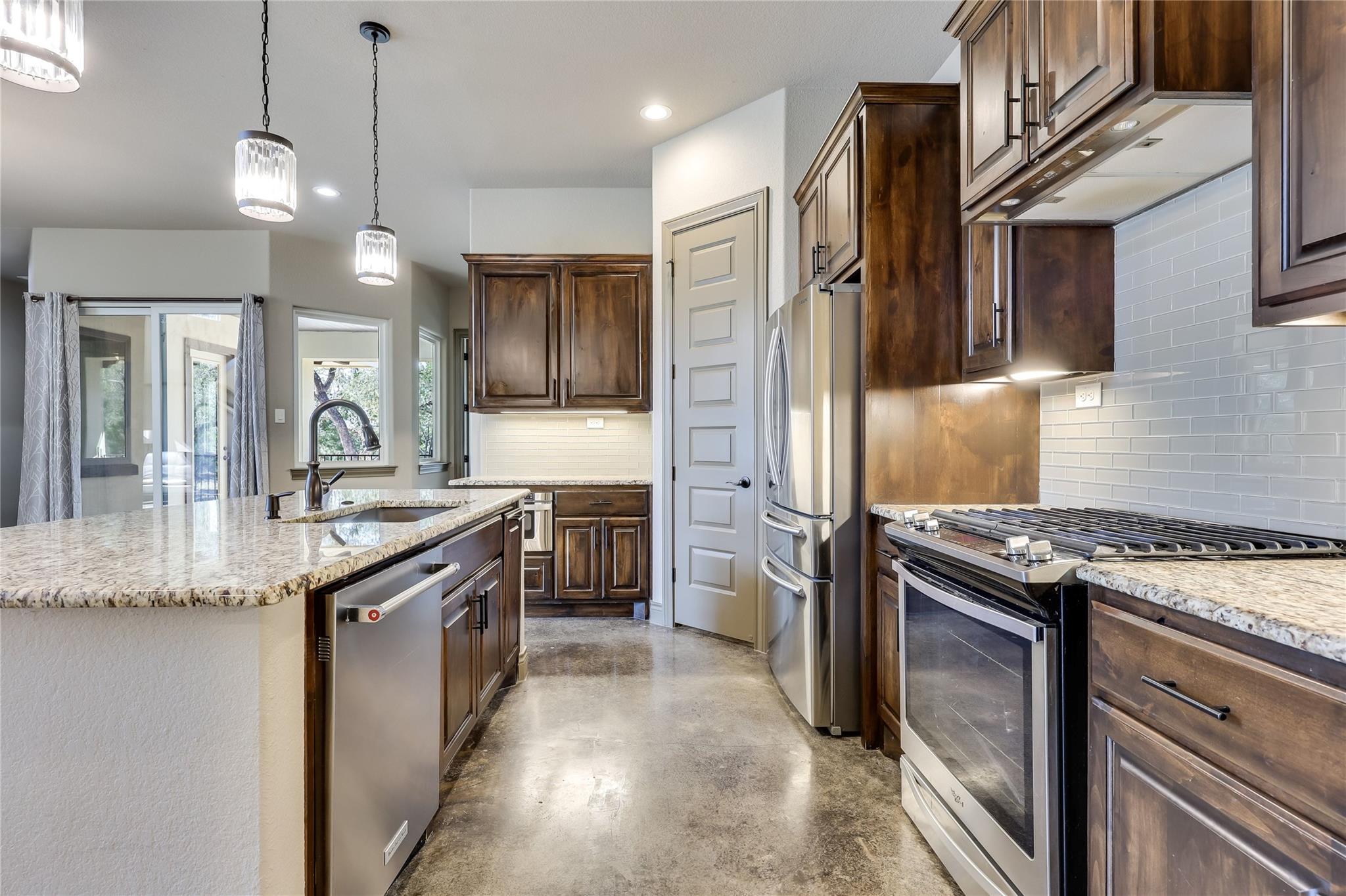 19129 Camelot Woods Cv, Lago Vista, TX 78645