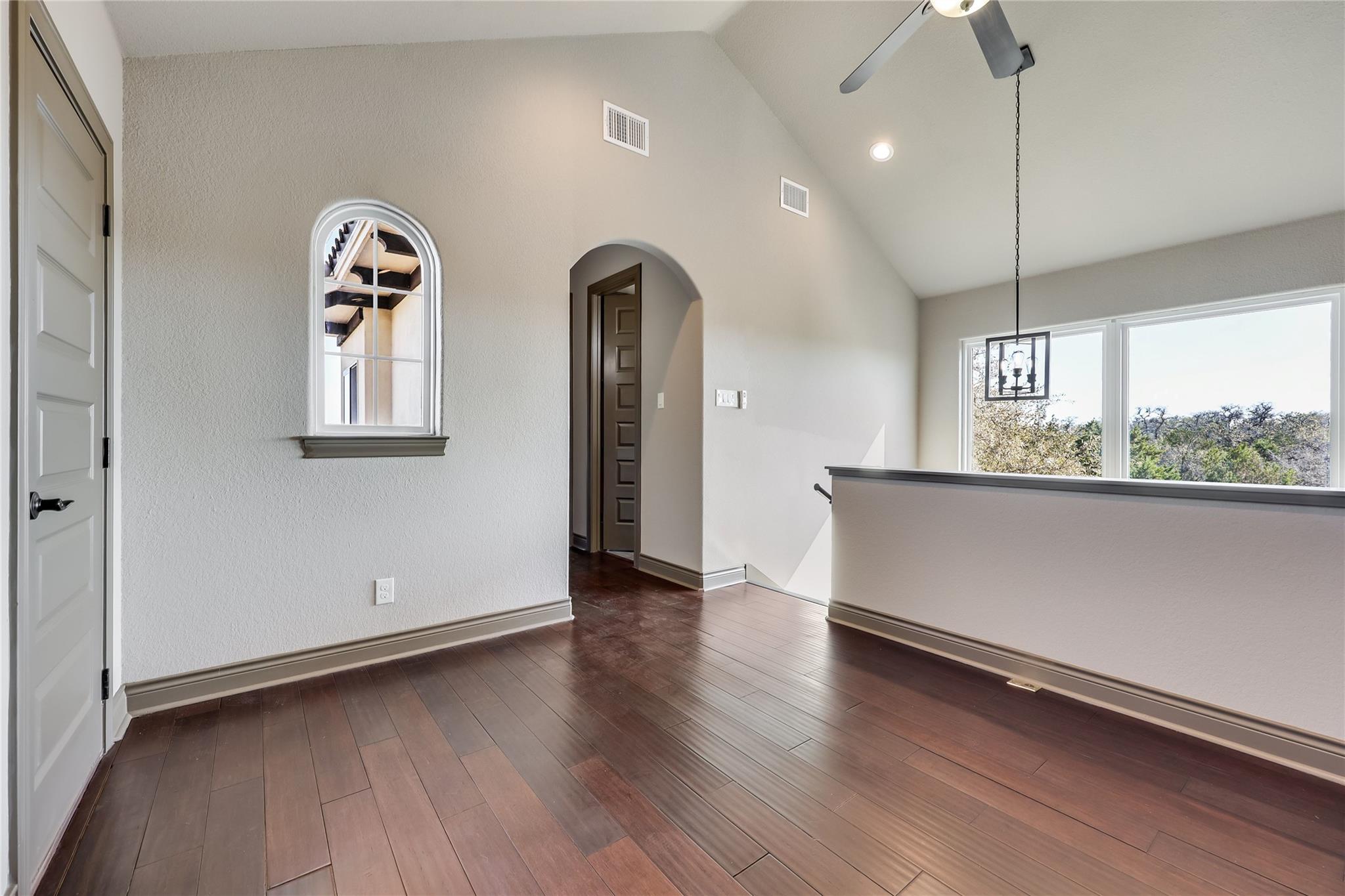 19129 Camelot Woods Cv, Lago Vista, TX 78645