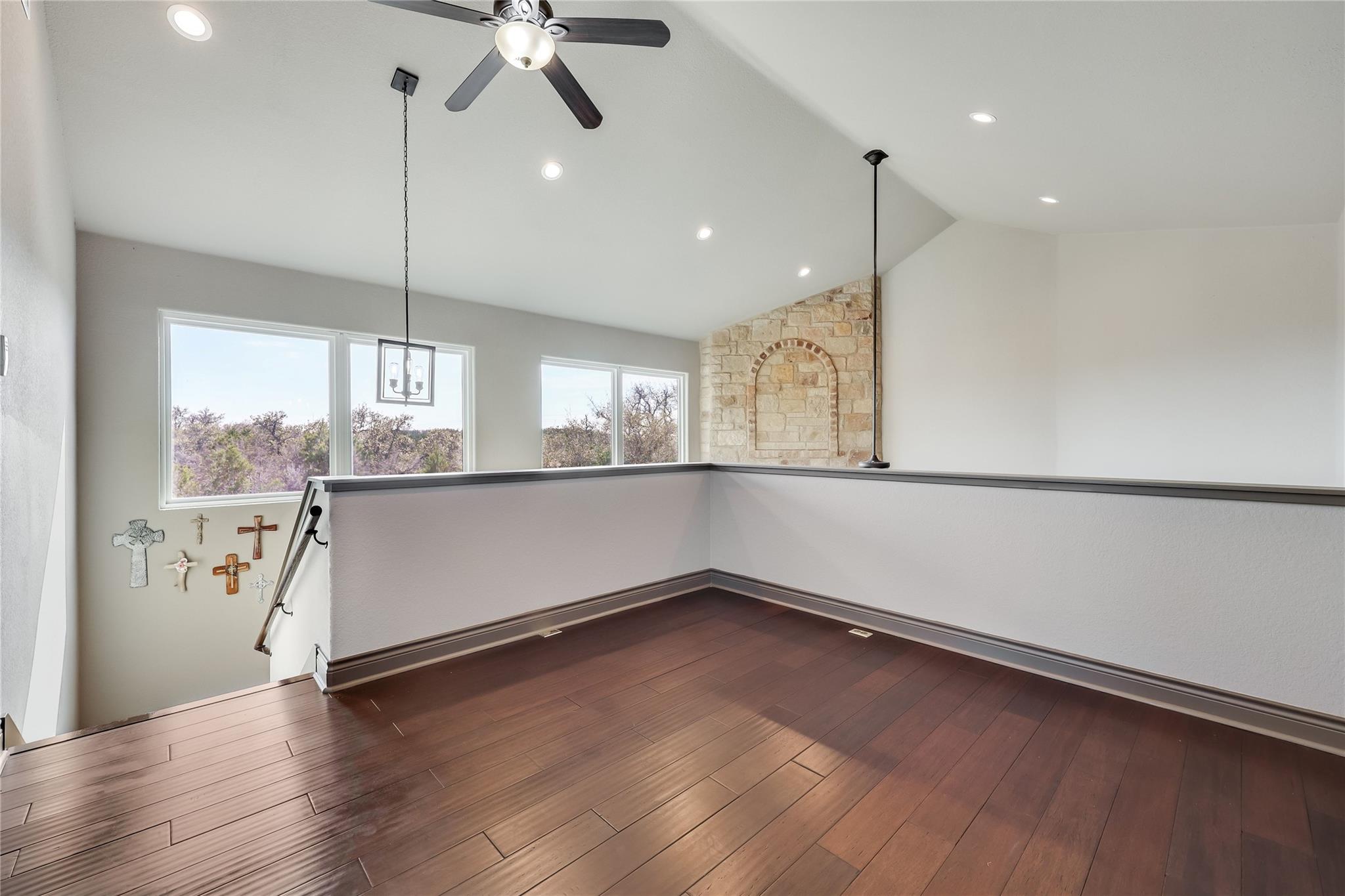 19129 Camelot Woods Cv, Lago Vista, TX 78645