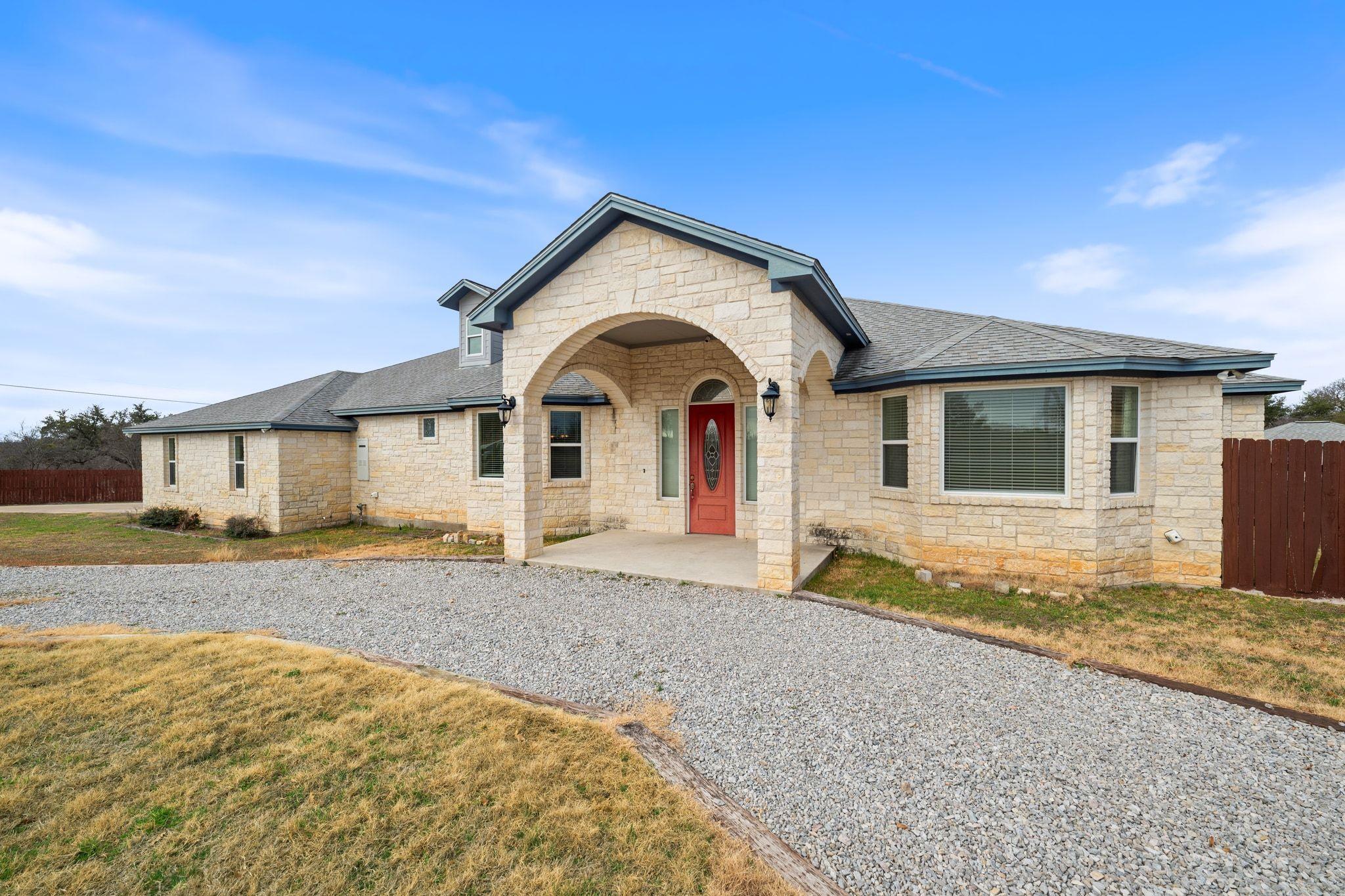 625 Skyline Dr, Kingsland, TX 78639