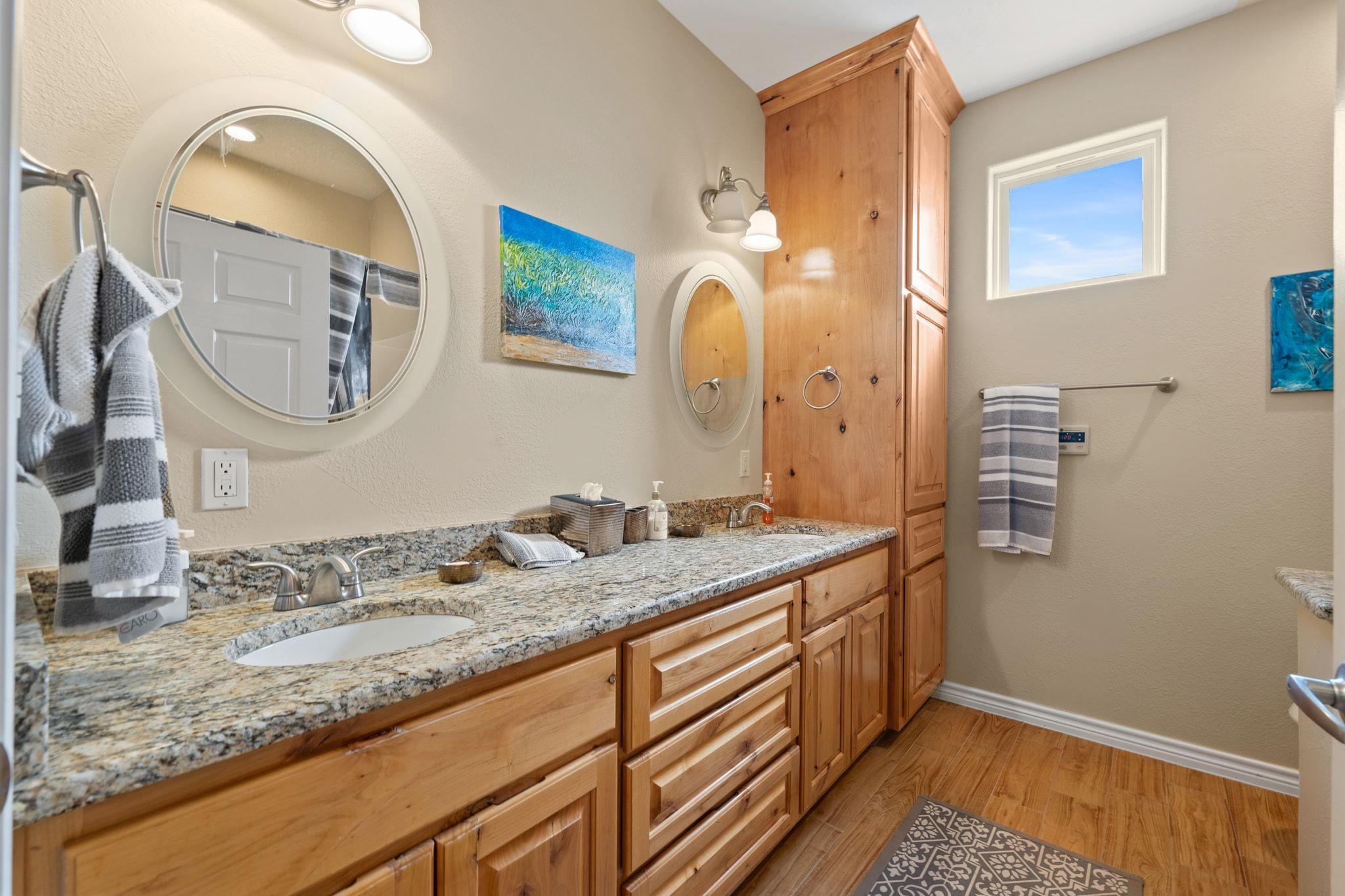 625 Skyline Dr, Kingsland, TX 78639