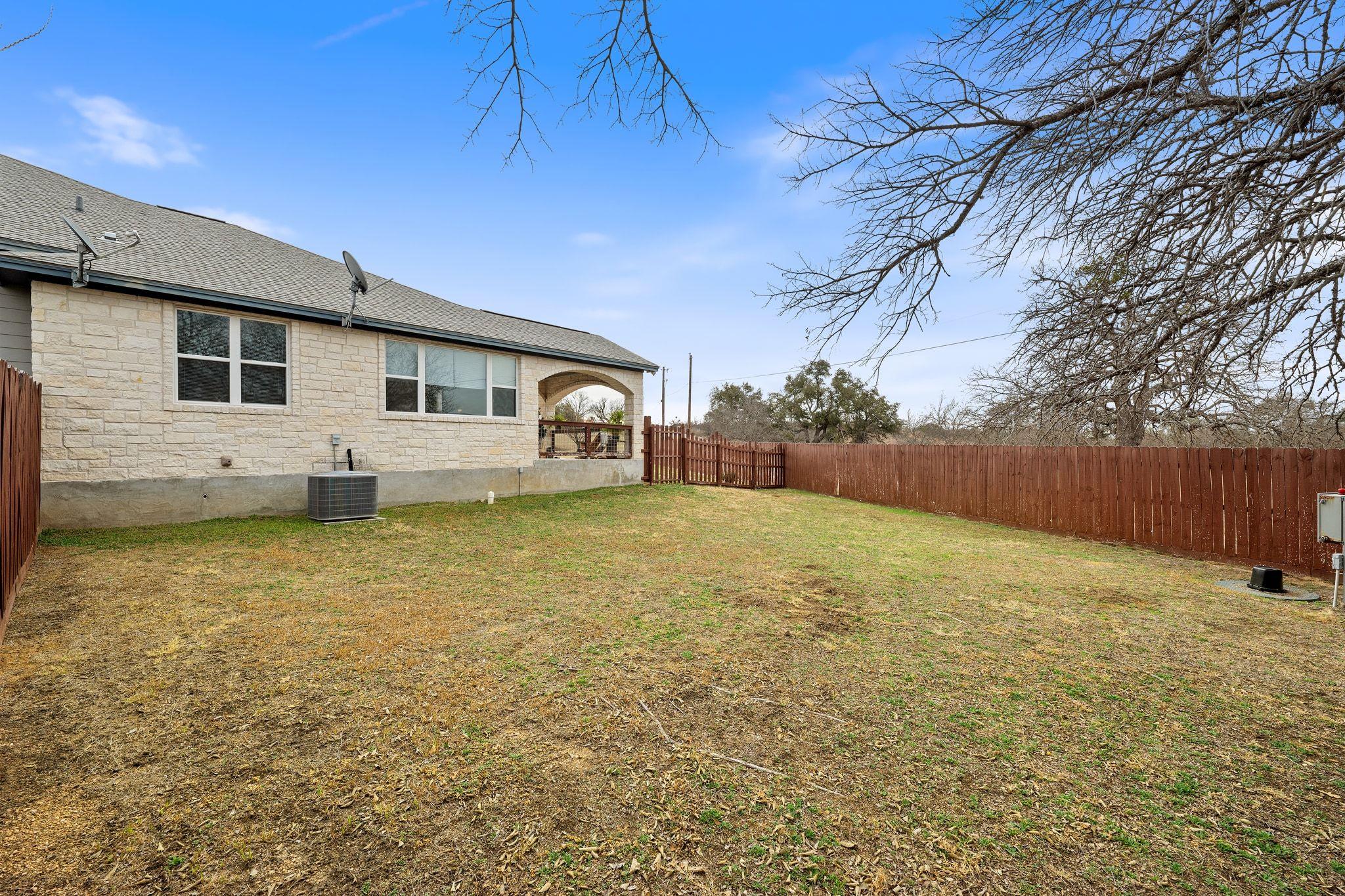 625 Skyline Dr, Kingsland, TX 78639