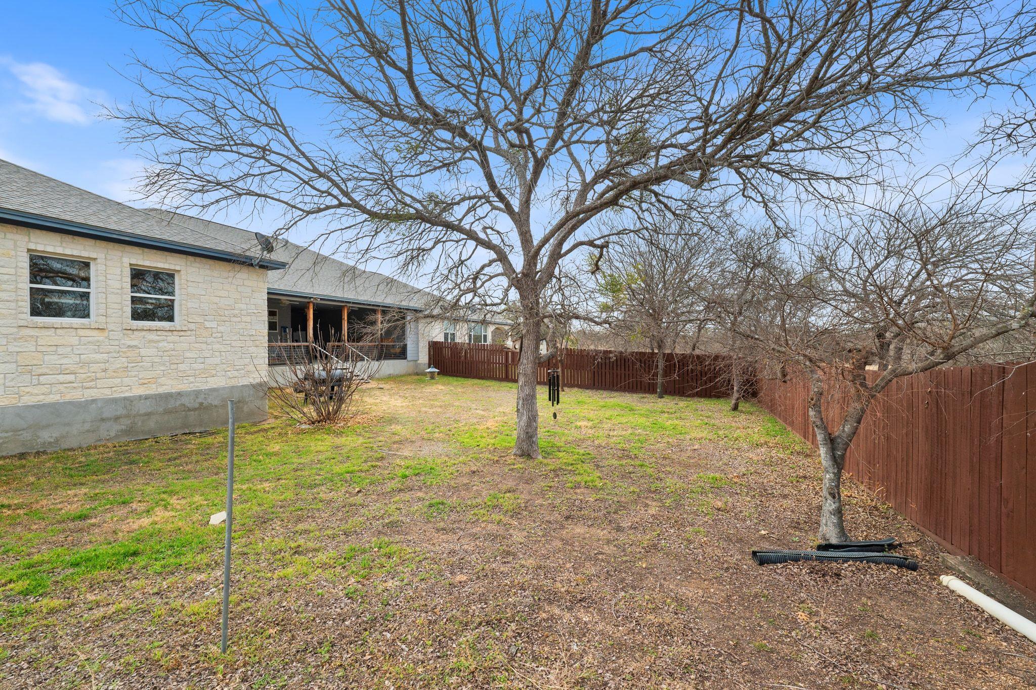 625 Skyline Dr, Kingsland, TX 78639