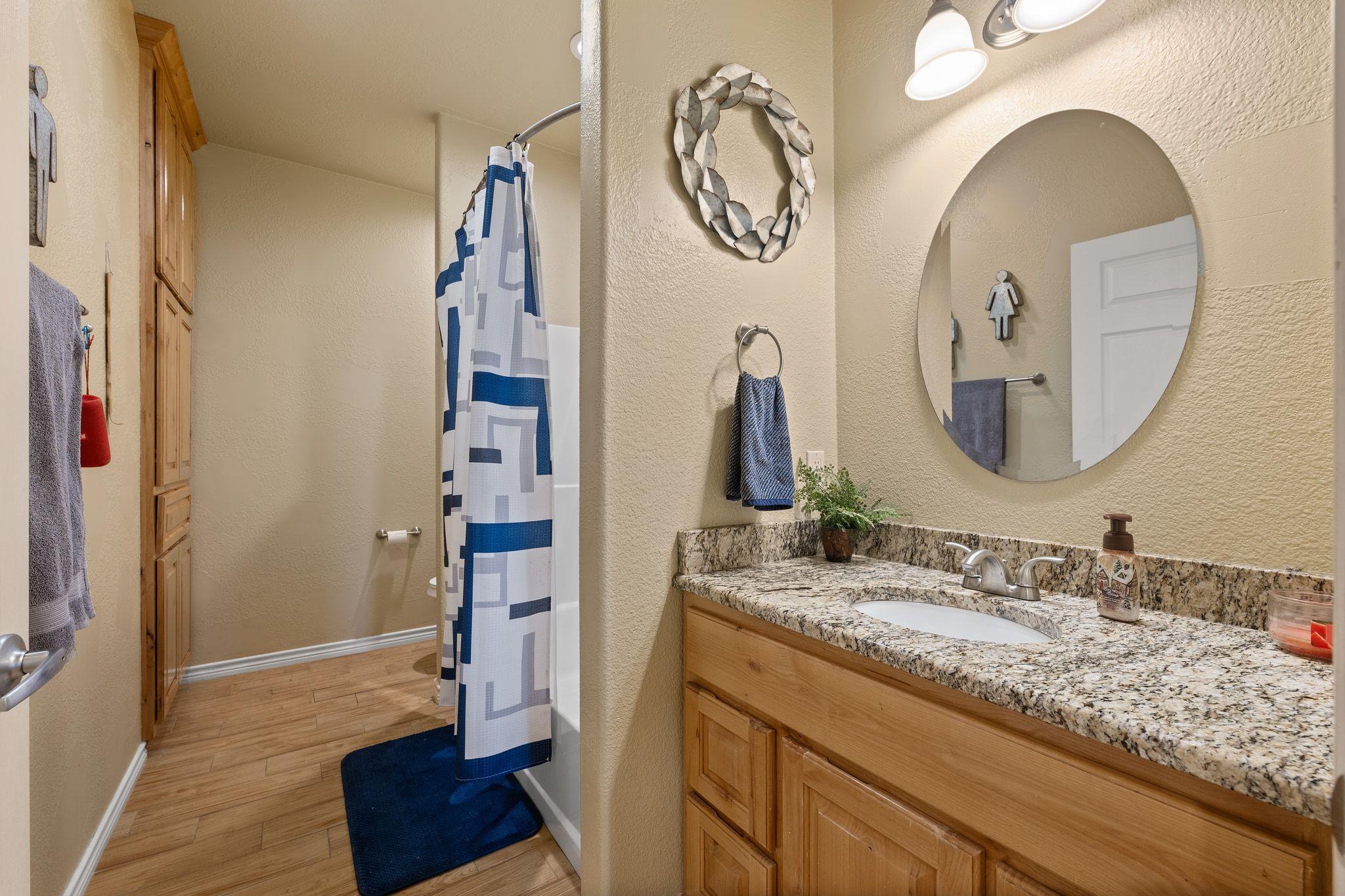 625 Skyline Dr, Kingsland, TX 78639