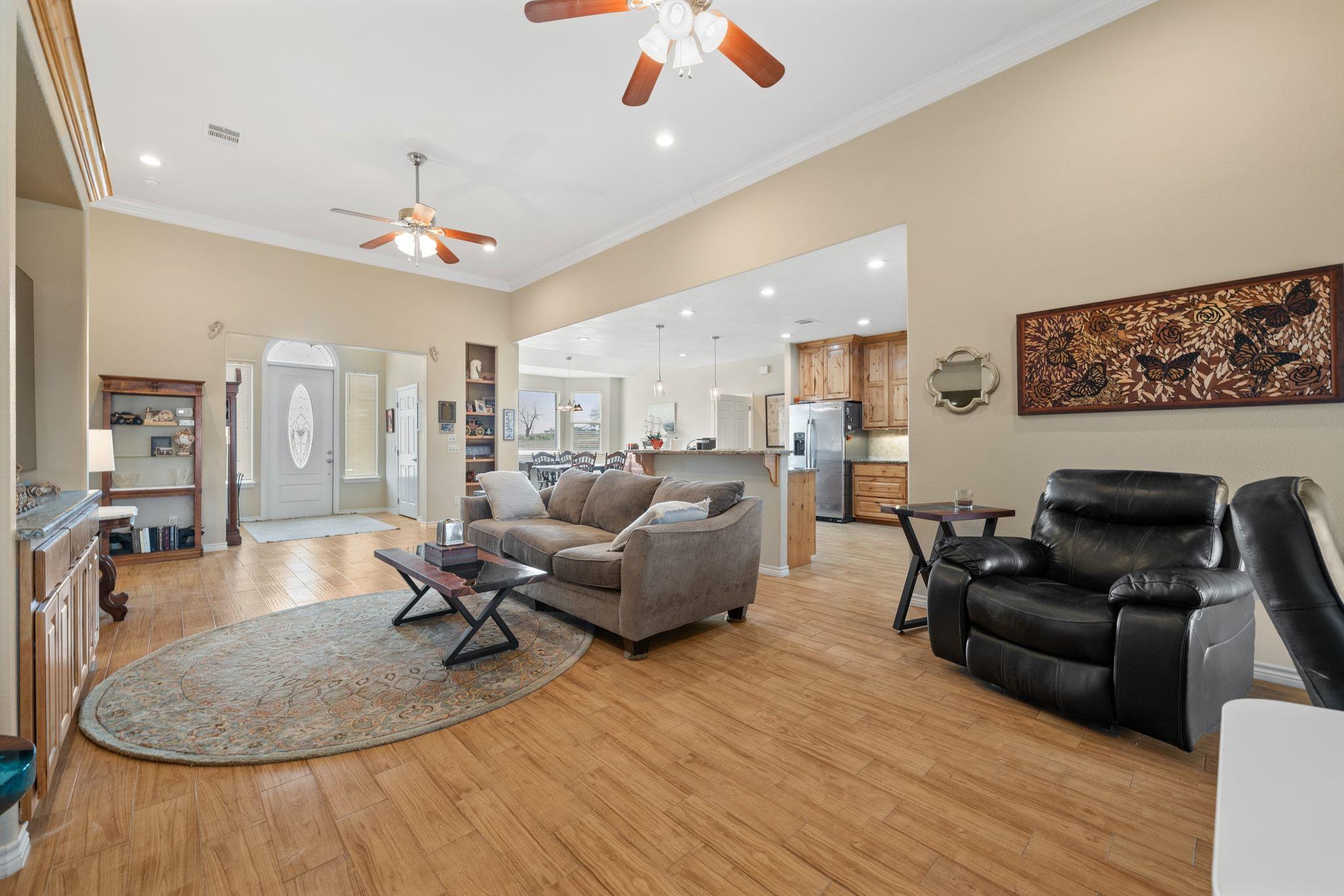 625 Skyline Dr, Kingsland, TX 78639