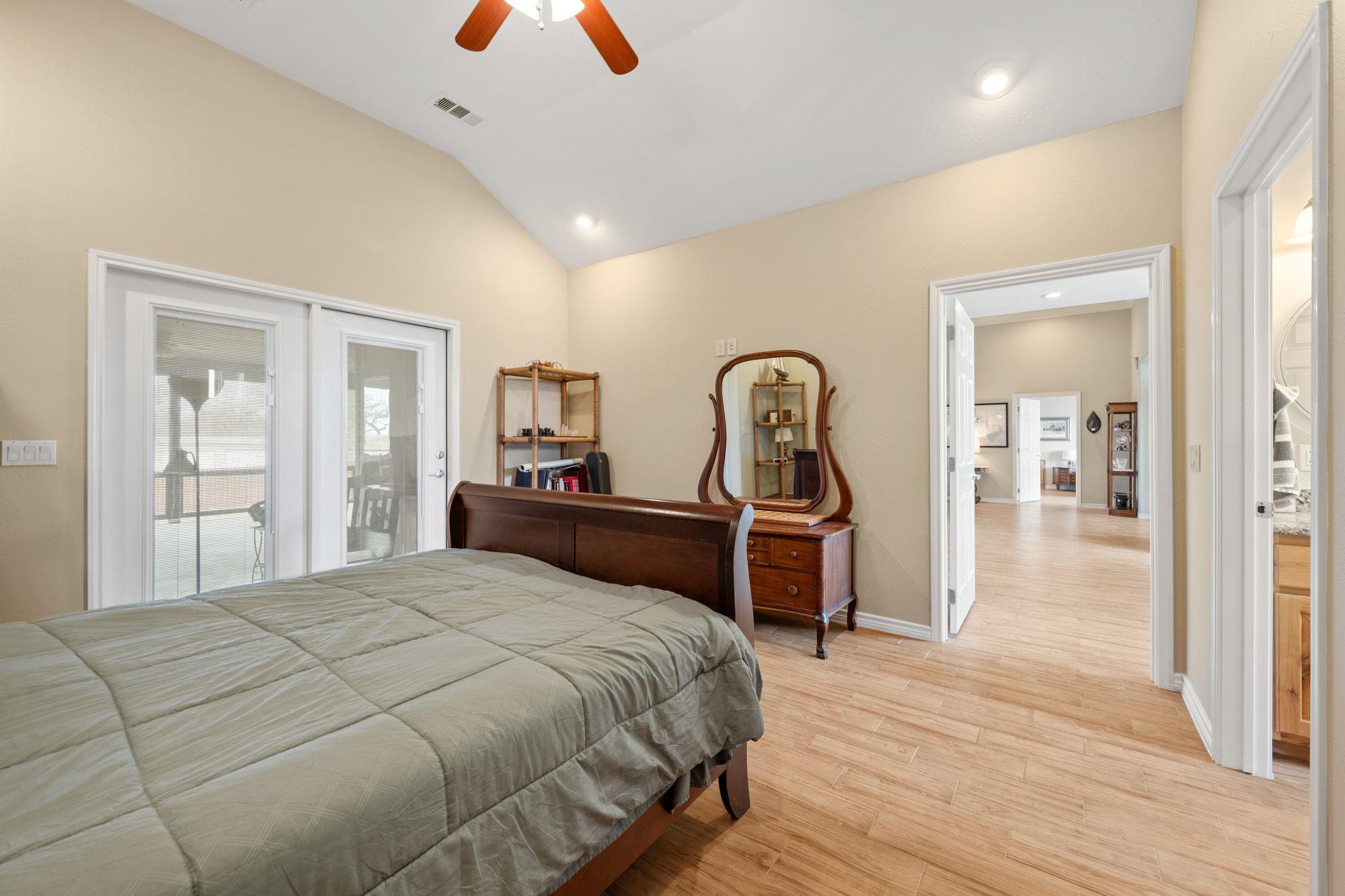 625 Skyline Dr, Kingsland, TX 78639