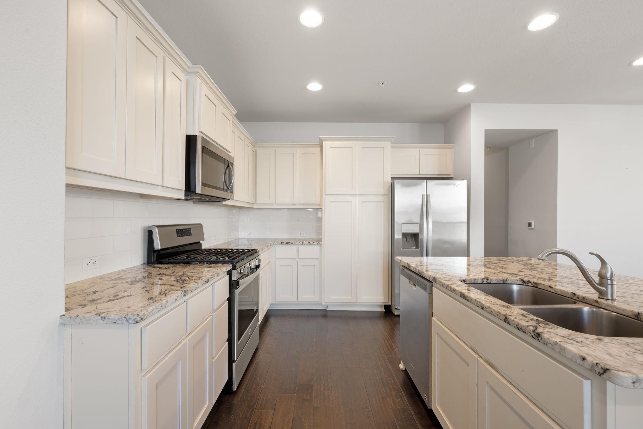 13800 Lyndhurst St # 326, Austin, TX 78717