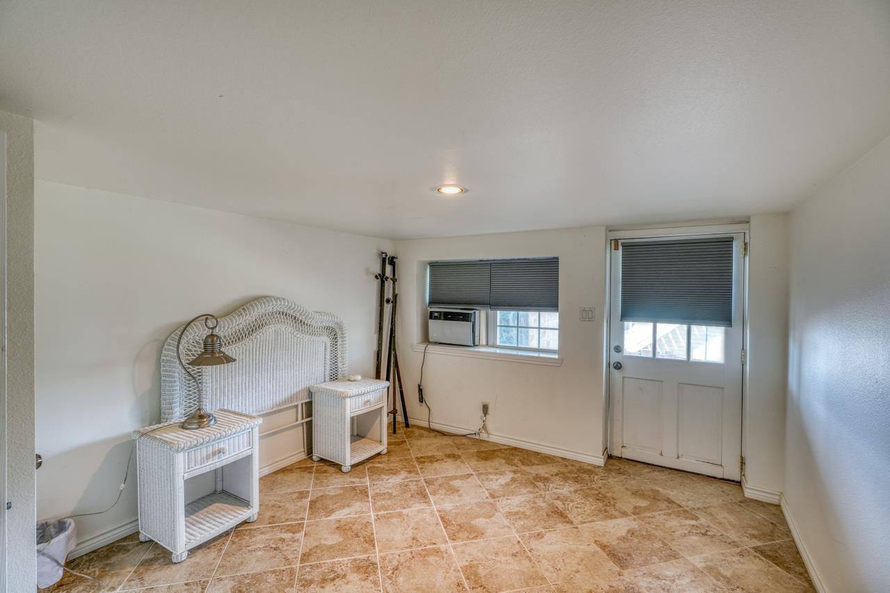 322 Granite Shoals Ln, Sunrise Beach, TX 78643