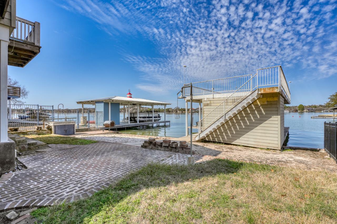 322 Granite Shoals Ln, Sunrise Beach, TX 78643