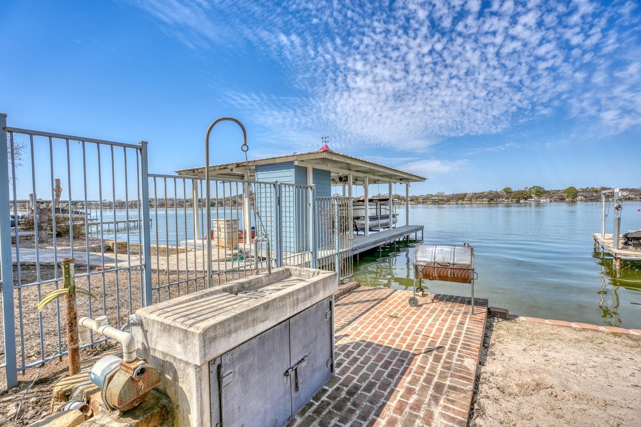 322 Granite Shoals Ln, Sunrise Beach, TX 78643