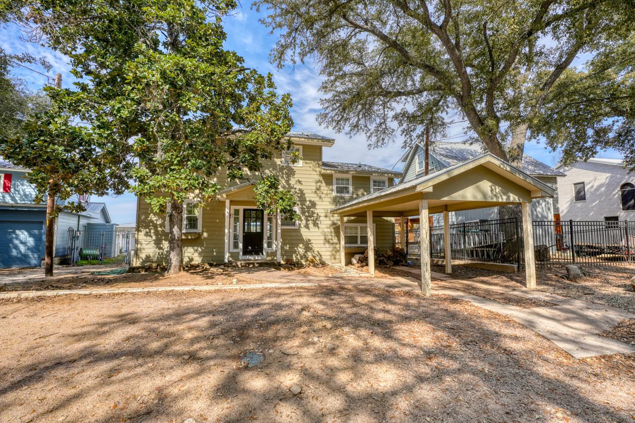 322 Granite Shoals Ln, Sunrise Beach, TX 78643