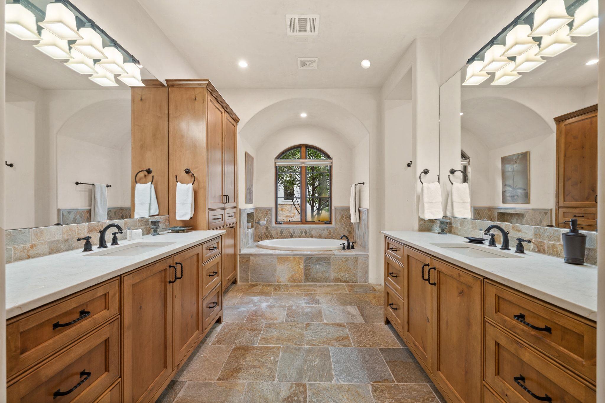 145 La Serena Loop, Horseshoe Bay, TX 78657