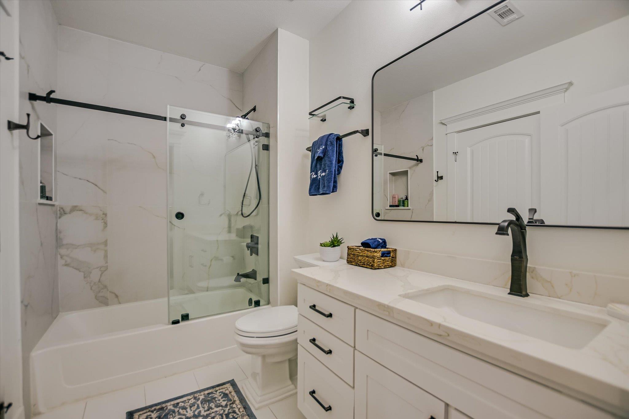 1001 The Cape Rd # 33, Horseshoe Bay, TX 78657