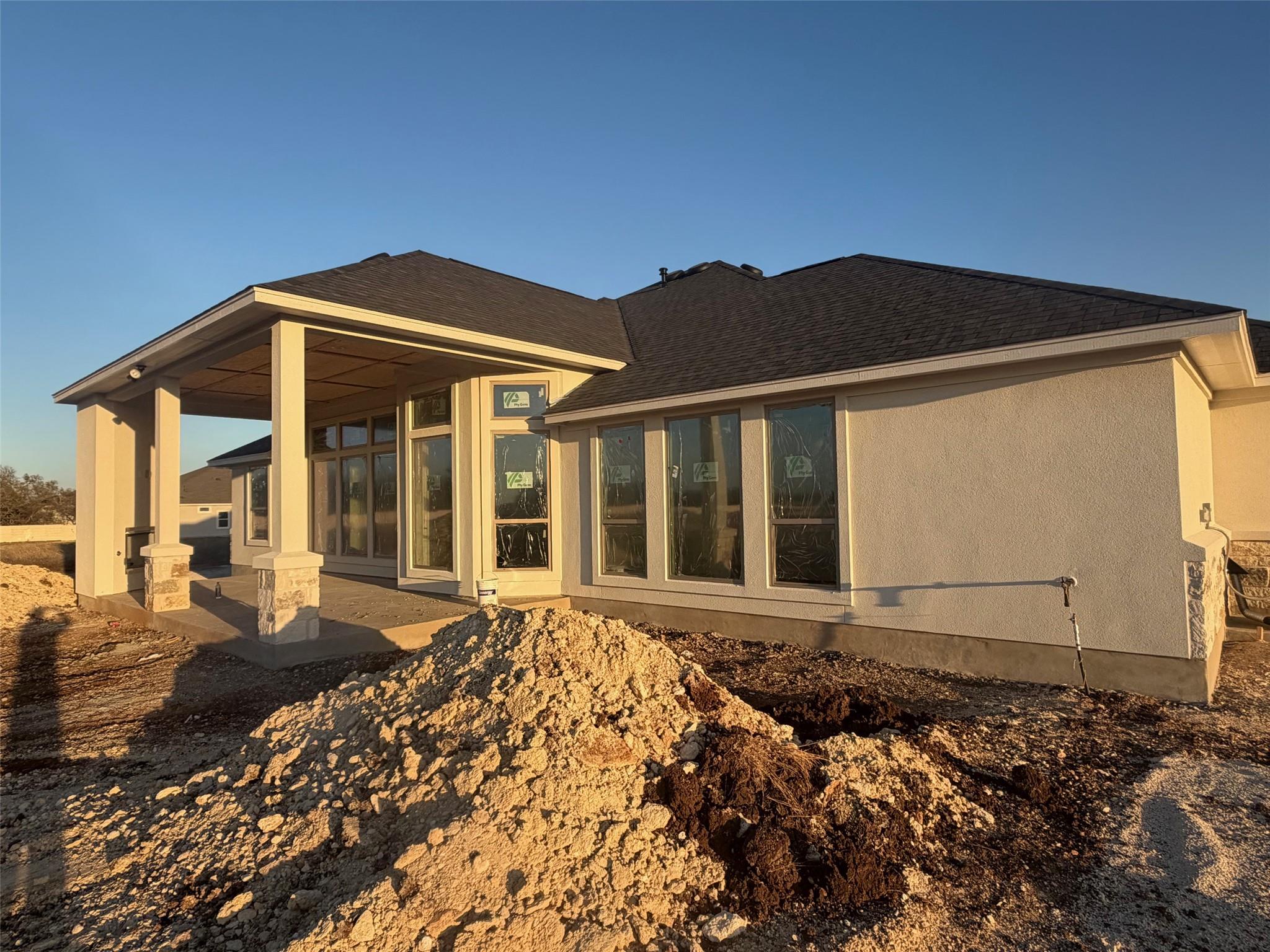 2869 Honeywood Dr, Leander, TX 78641