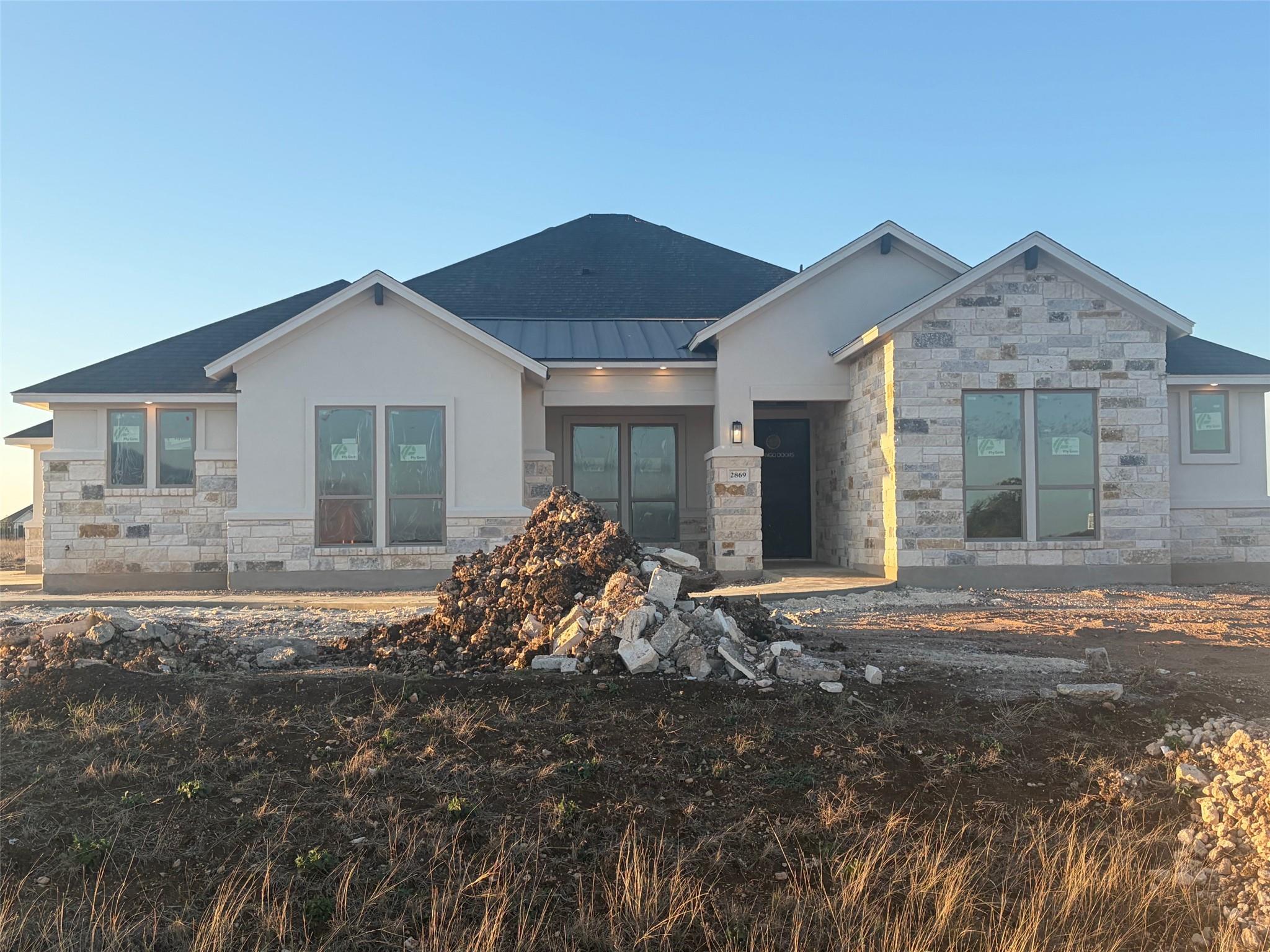 2869 Honeywood Dr, Leander, TX 78641