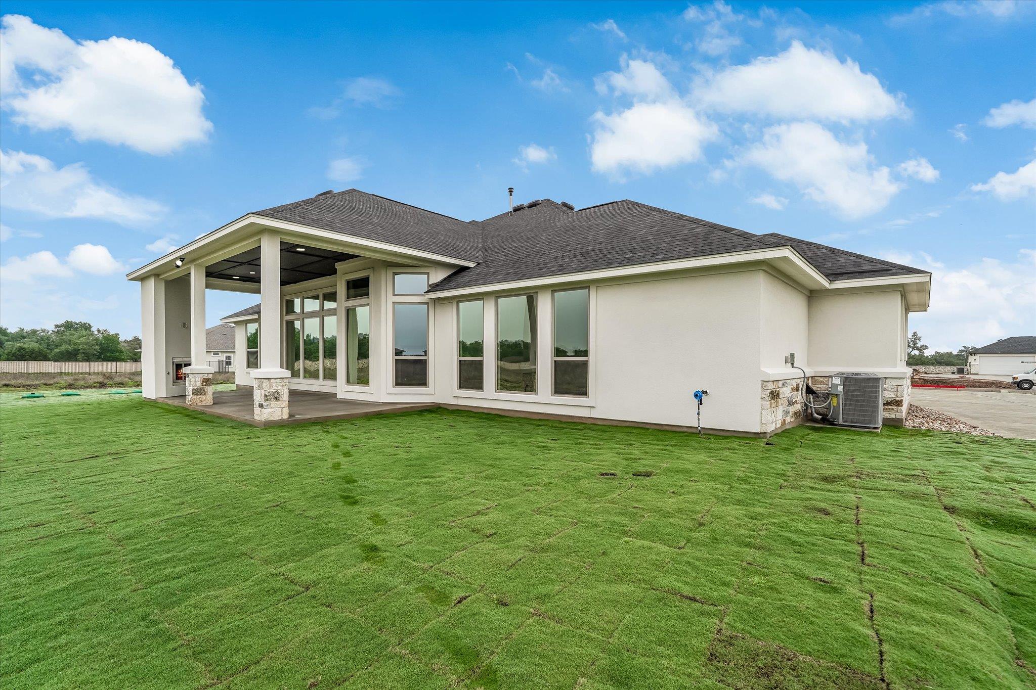 2869 Honeywood Dr, Leander, TX 78641