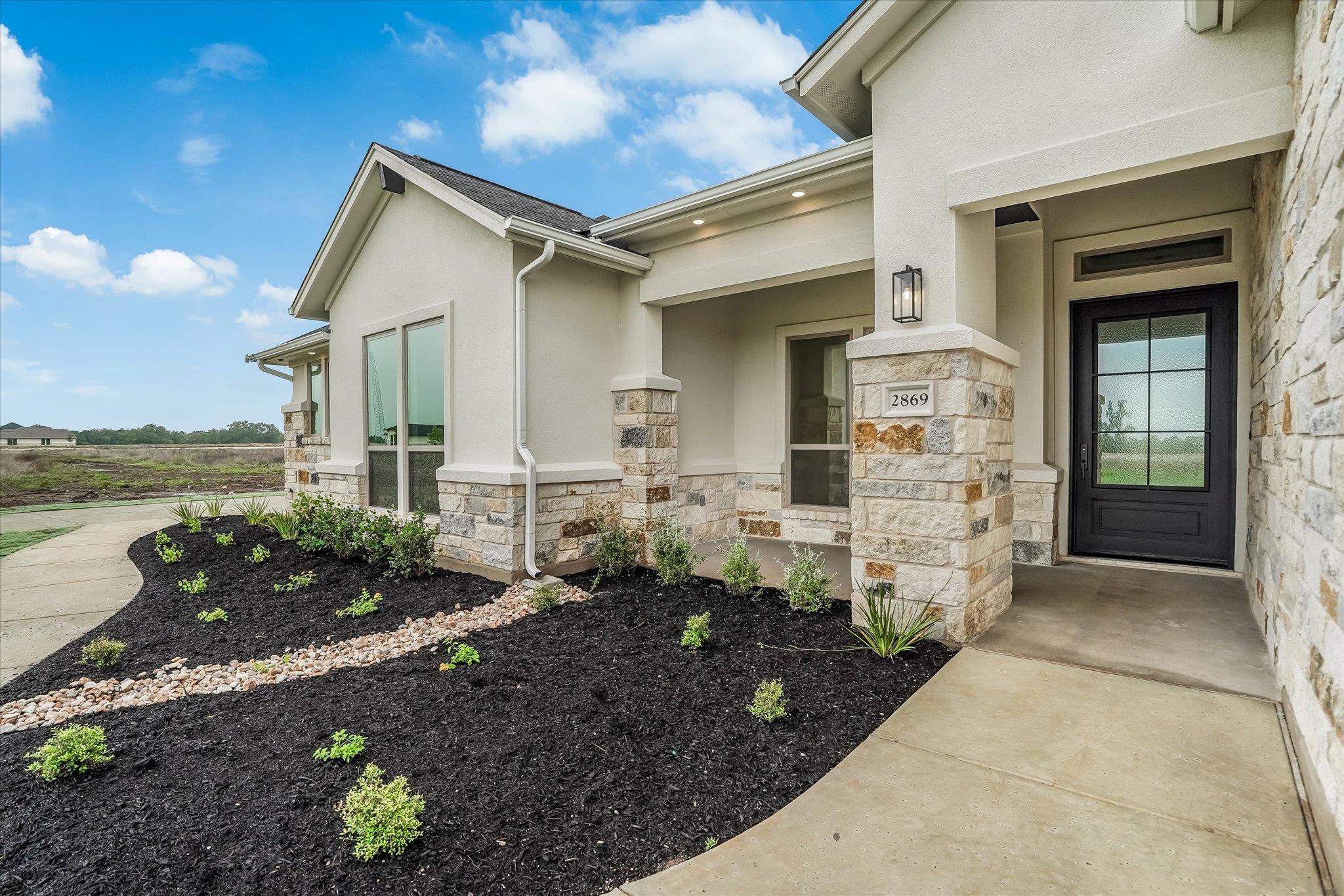 2869 Honeywood Dr, Leander, TX 78641