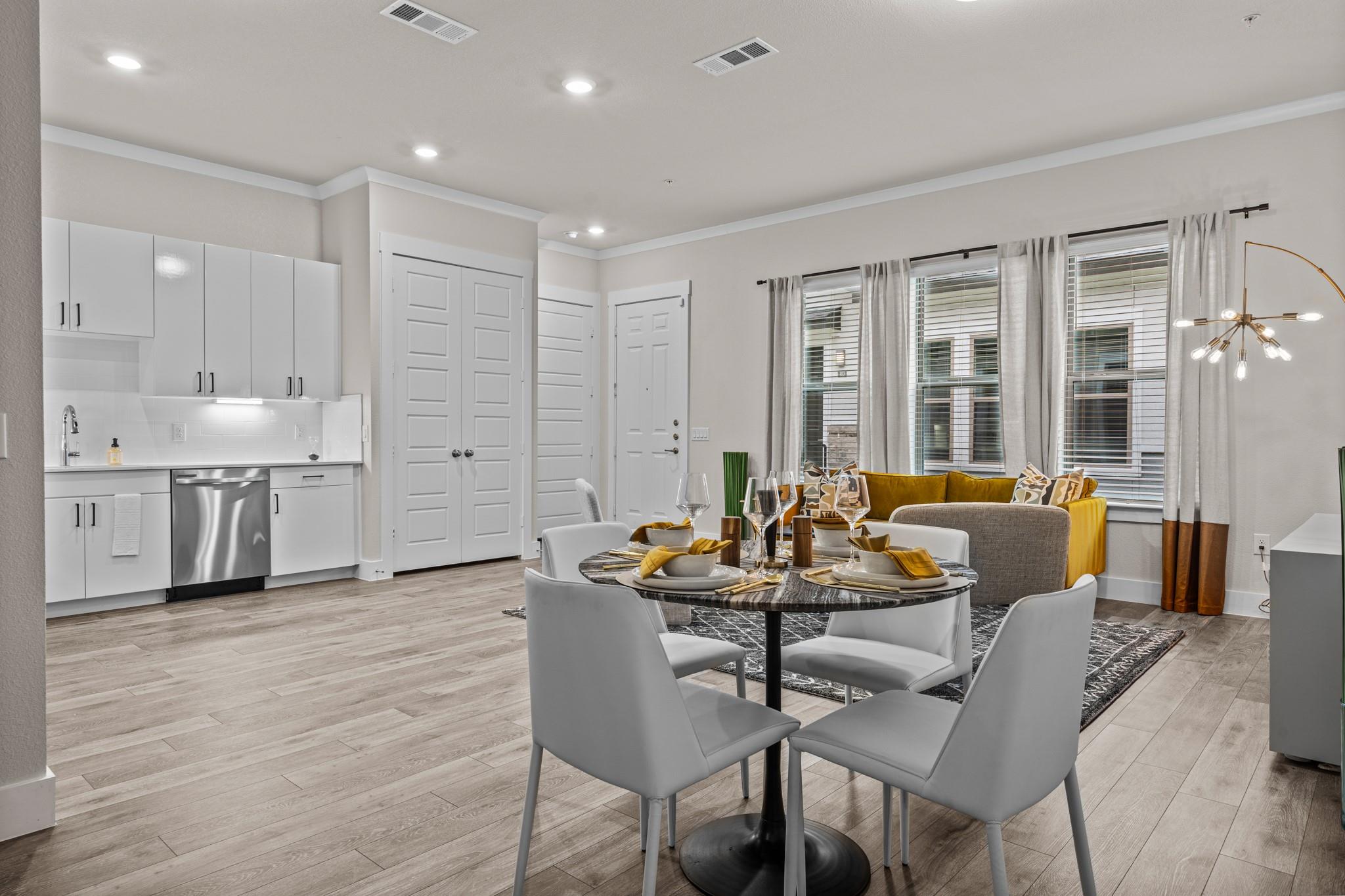 865 Limmer Loop # 435, Hutto, TX 78634