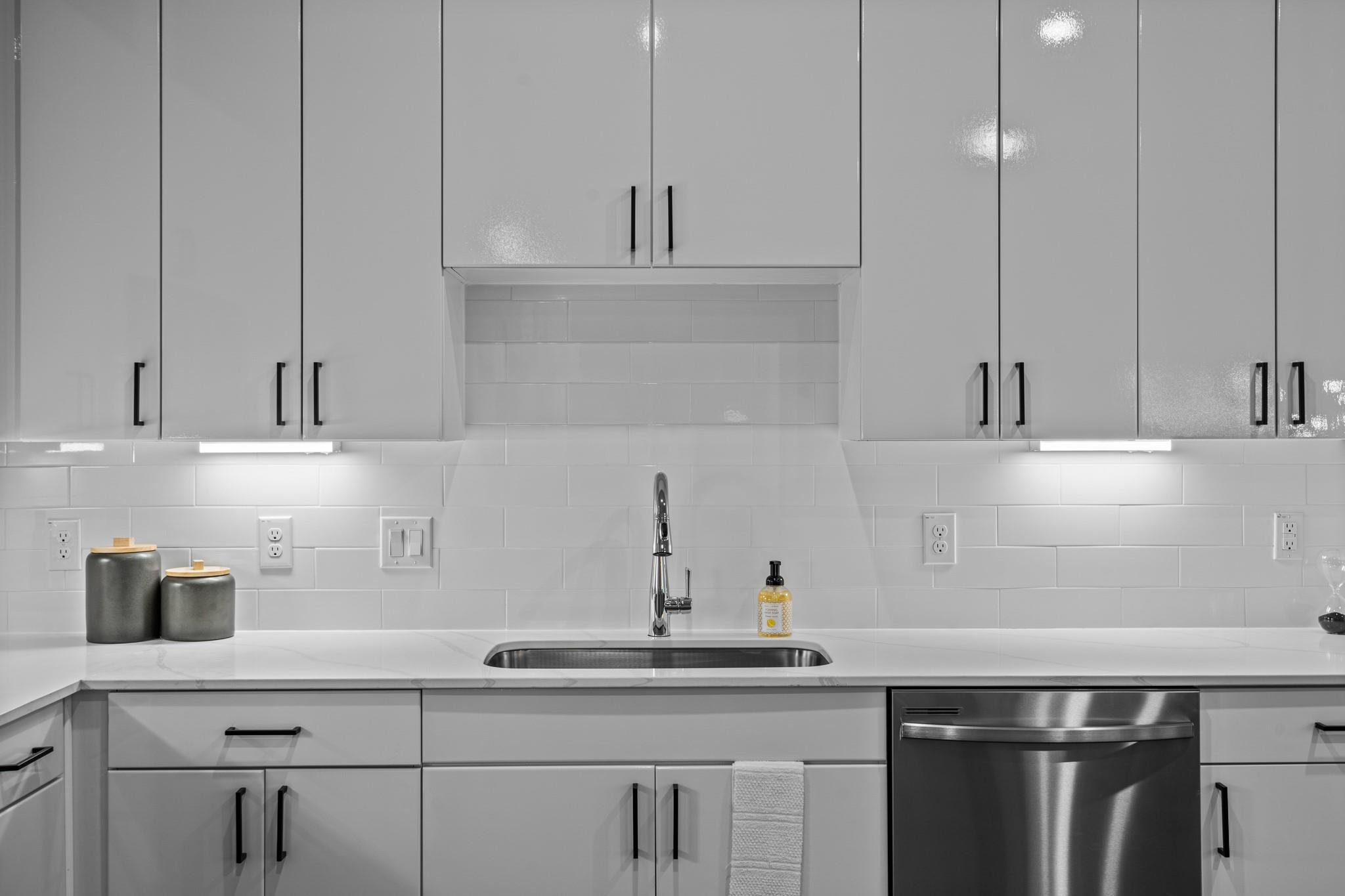 865 Limmer Loop # 435, Hutto, TX 78634