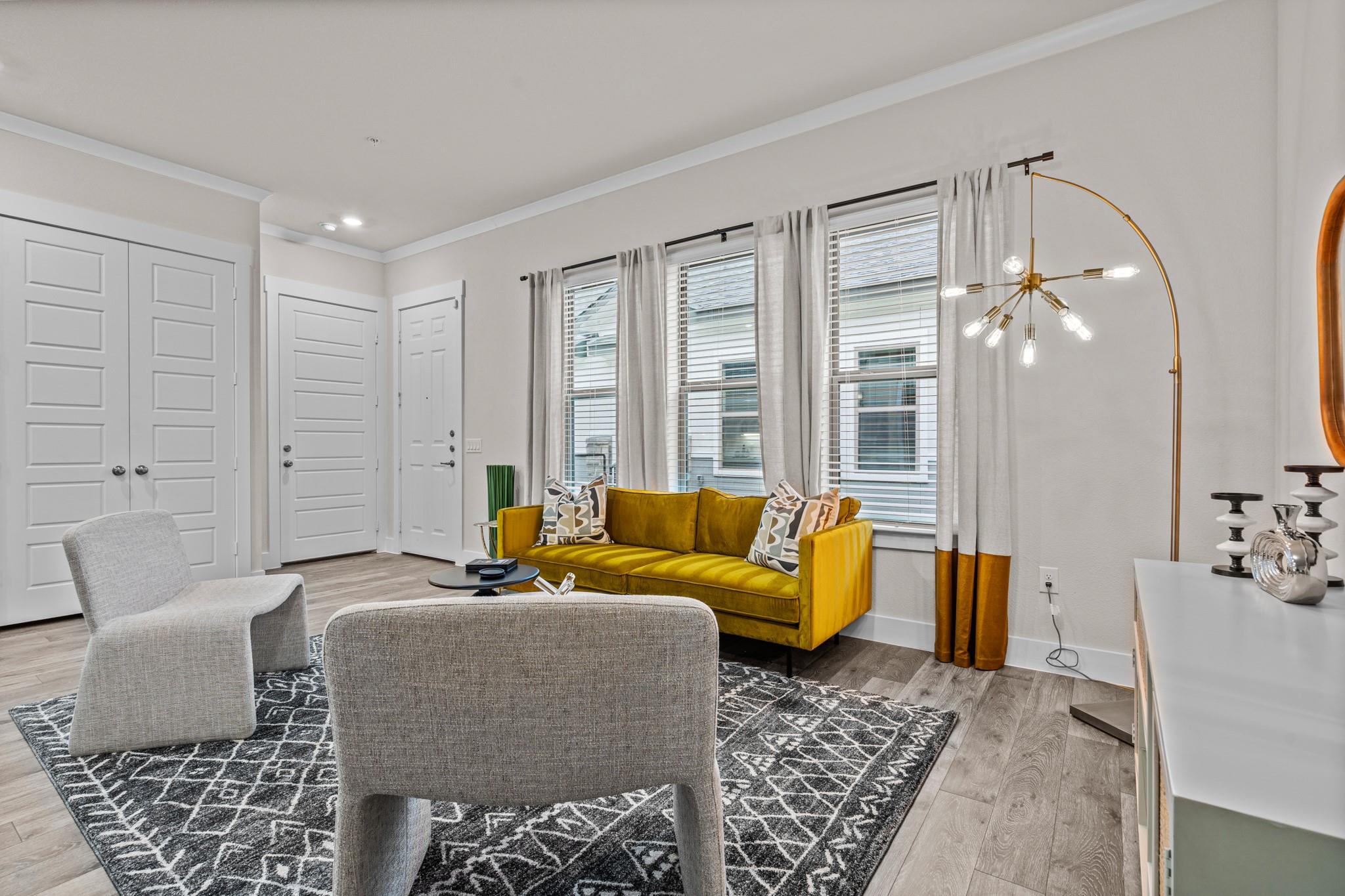 865 Limmer Loop # 435, Hutto, TX 78634