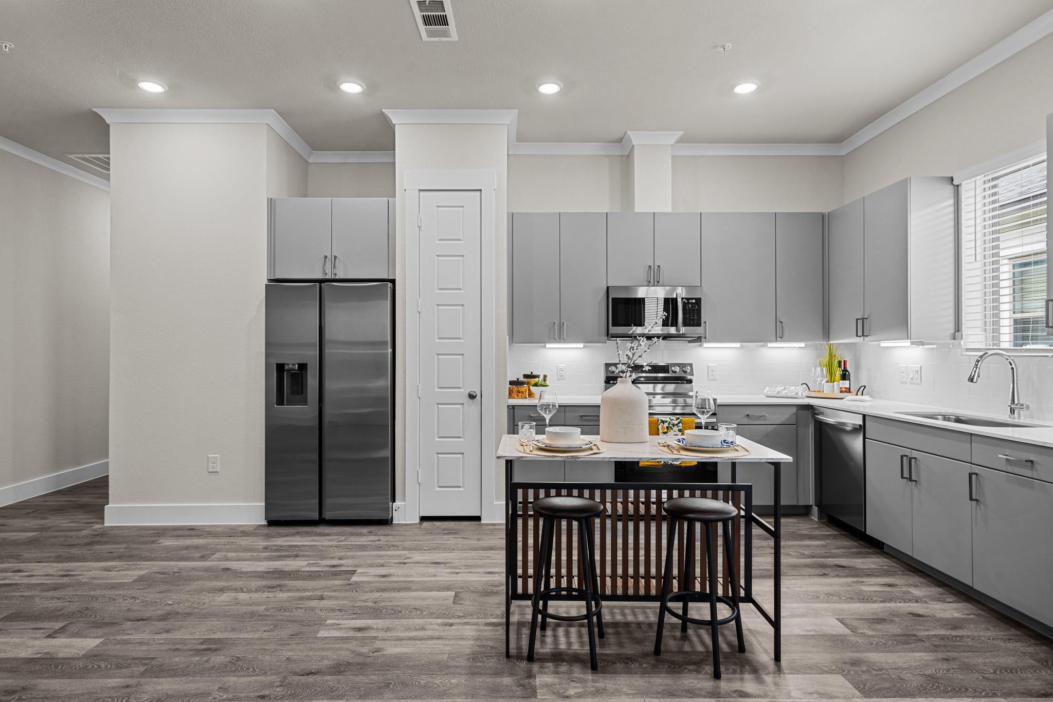 865 Limmer Loop # 1014, Hutto, TX 78634