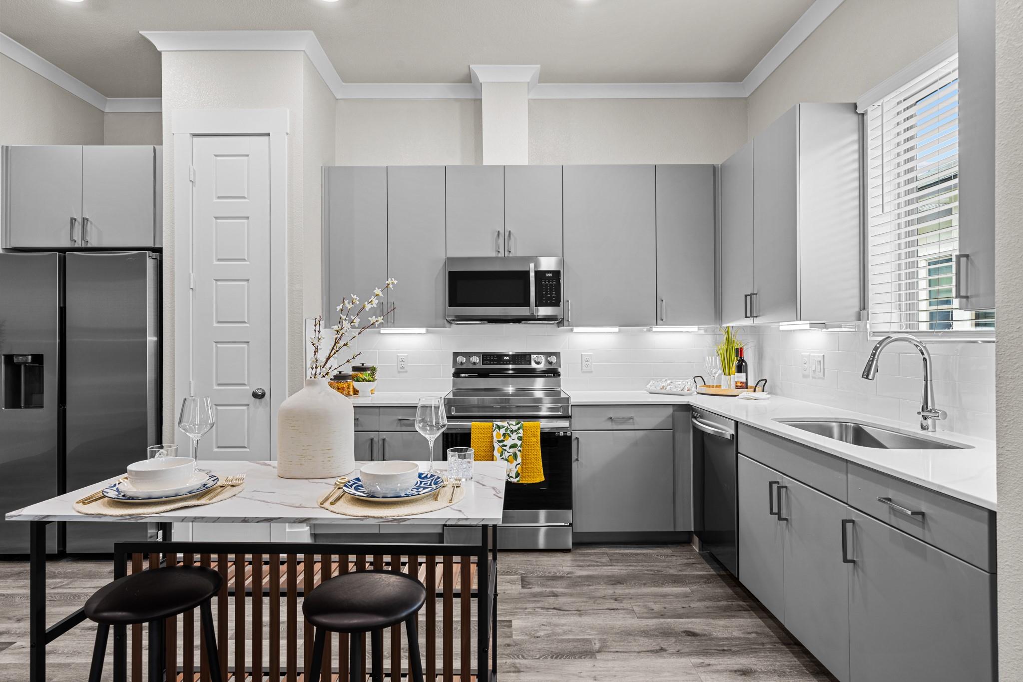 865 Limmer Loop # 1014, Hutto, TX 78634