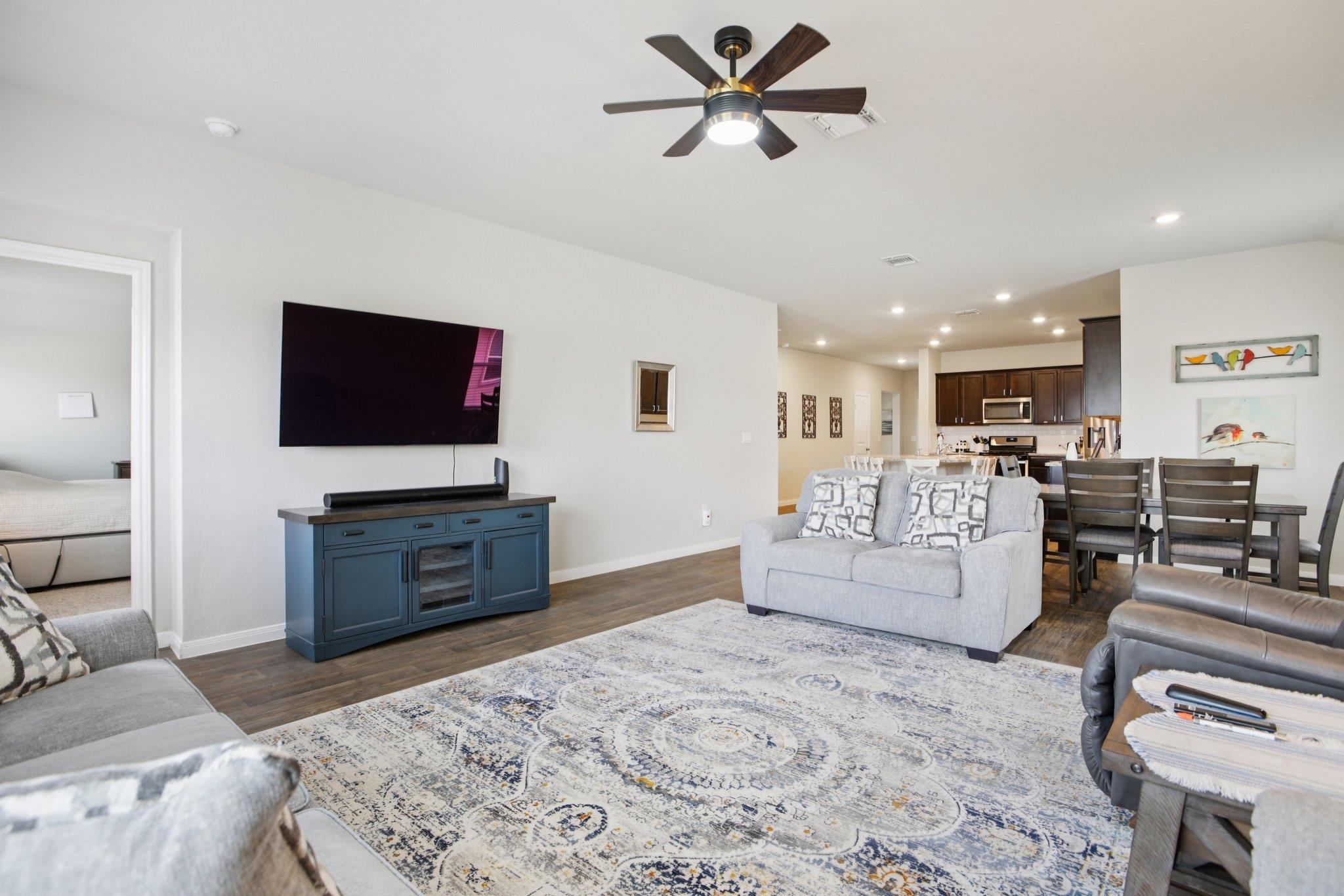 1001 Pembroke Ct, Hutto, TX 78634