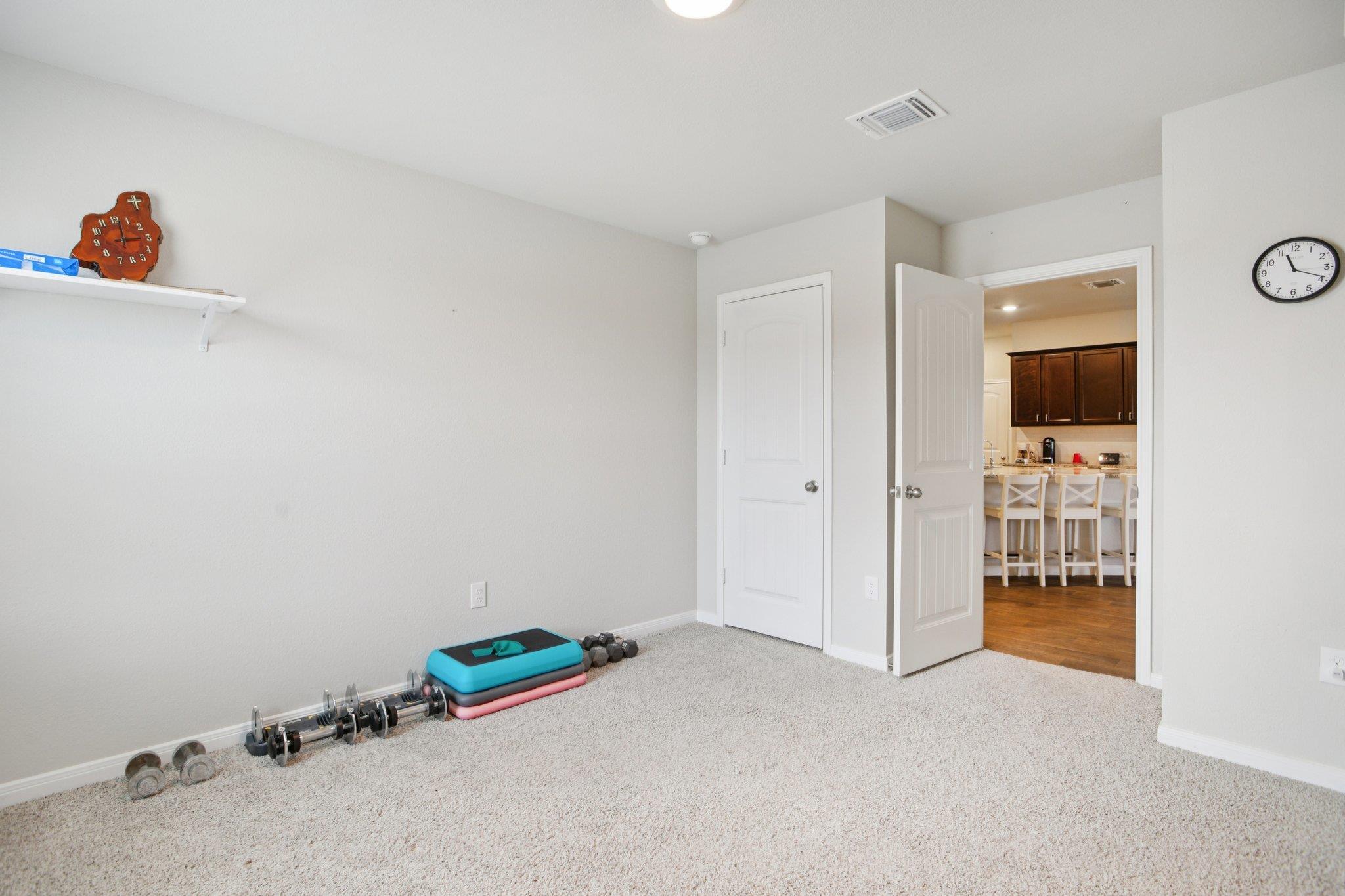 1001 Pembroke Ct, Hutto, TX 78634