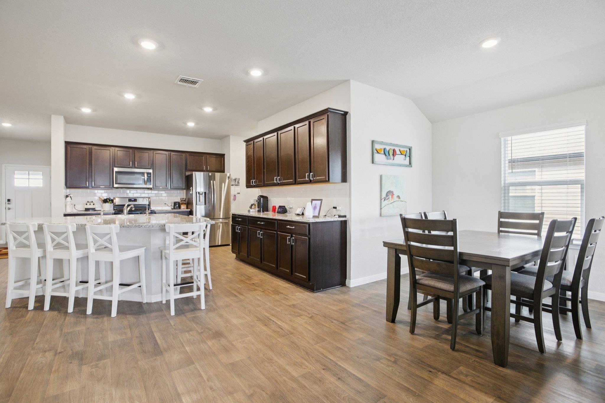 1001 Pembroke Ct, Hutto, TX 78634