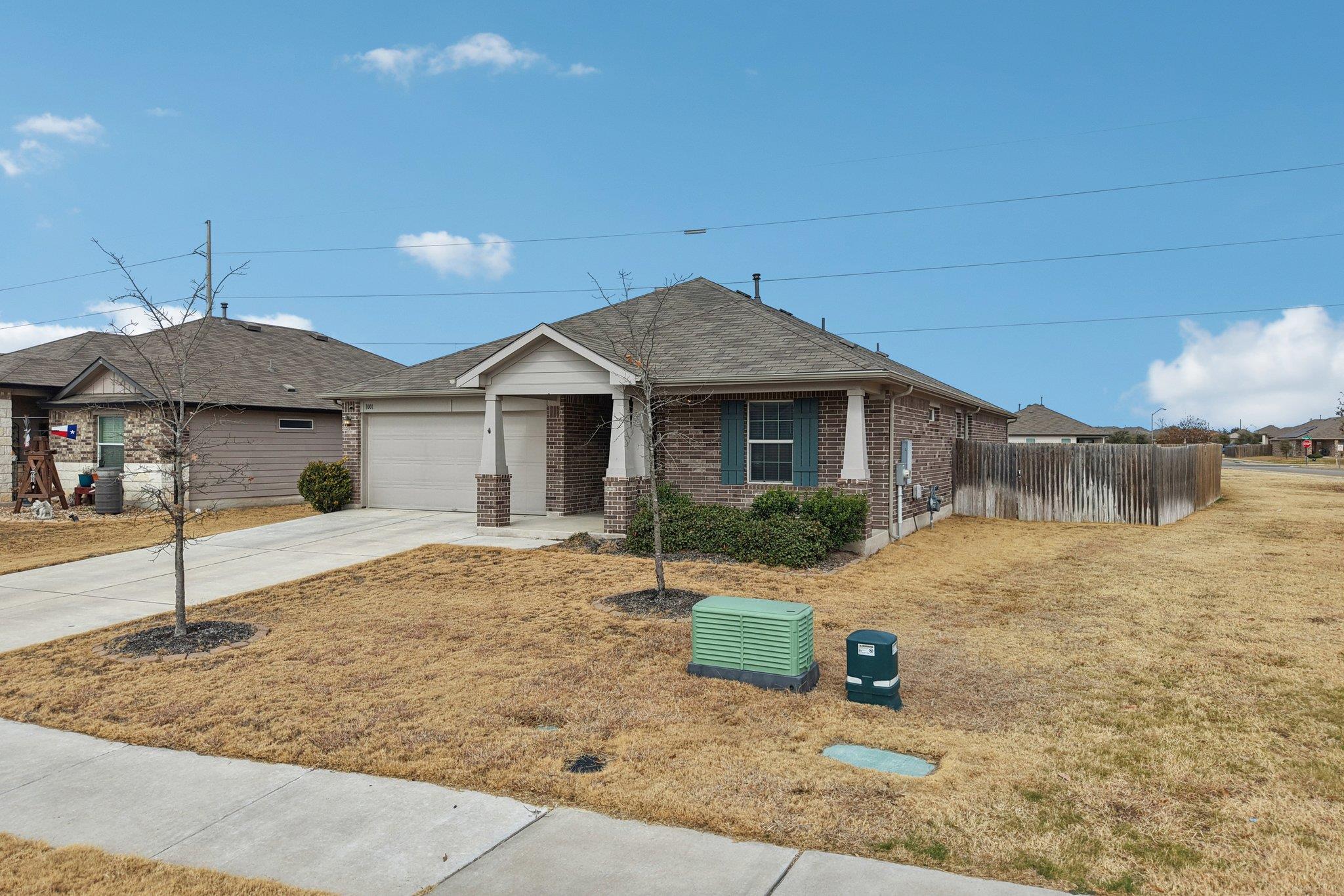1001 Pembroke Ct, Hutto, TX 78634
