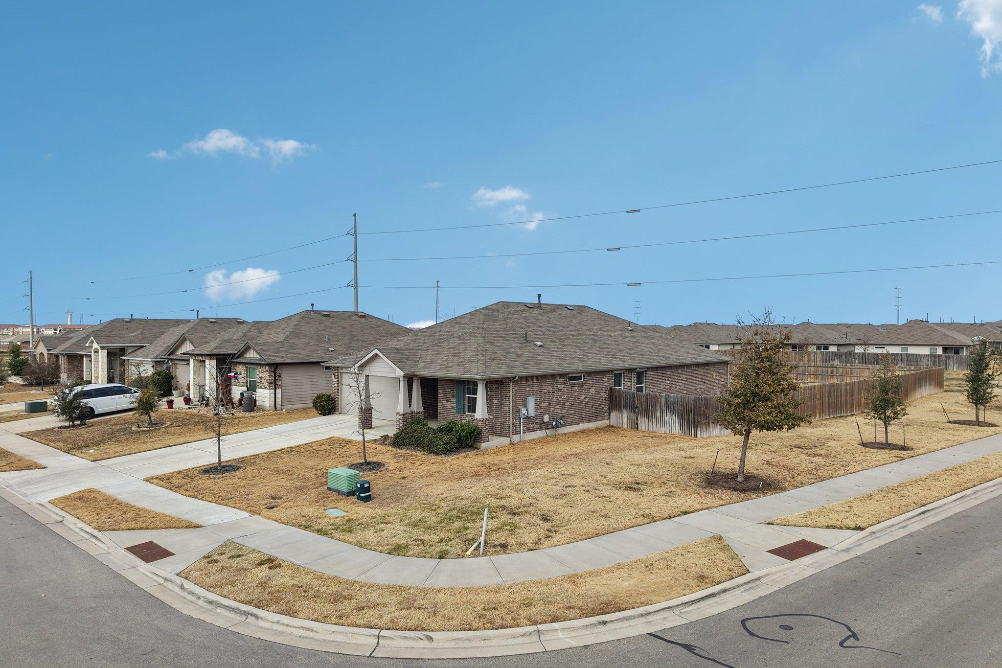 1001 Pembroke Ct, Hutto, TX 78634