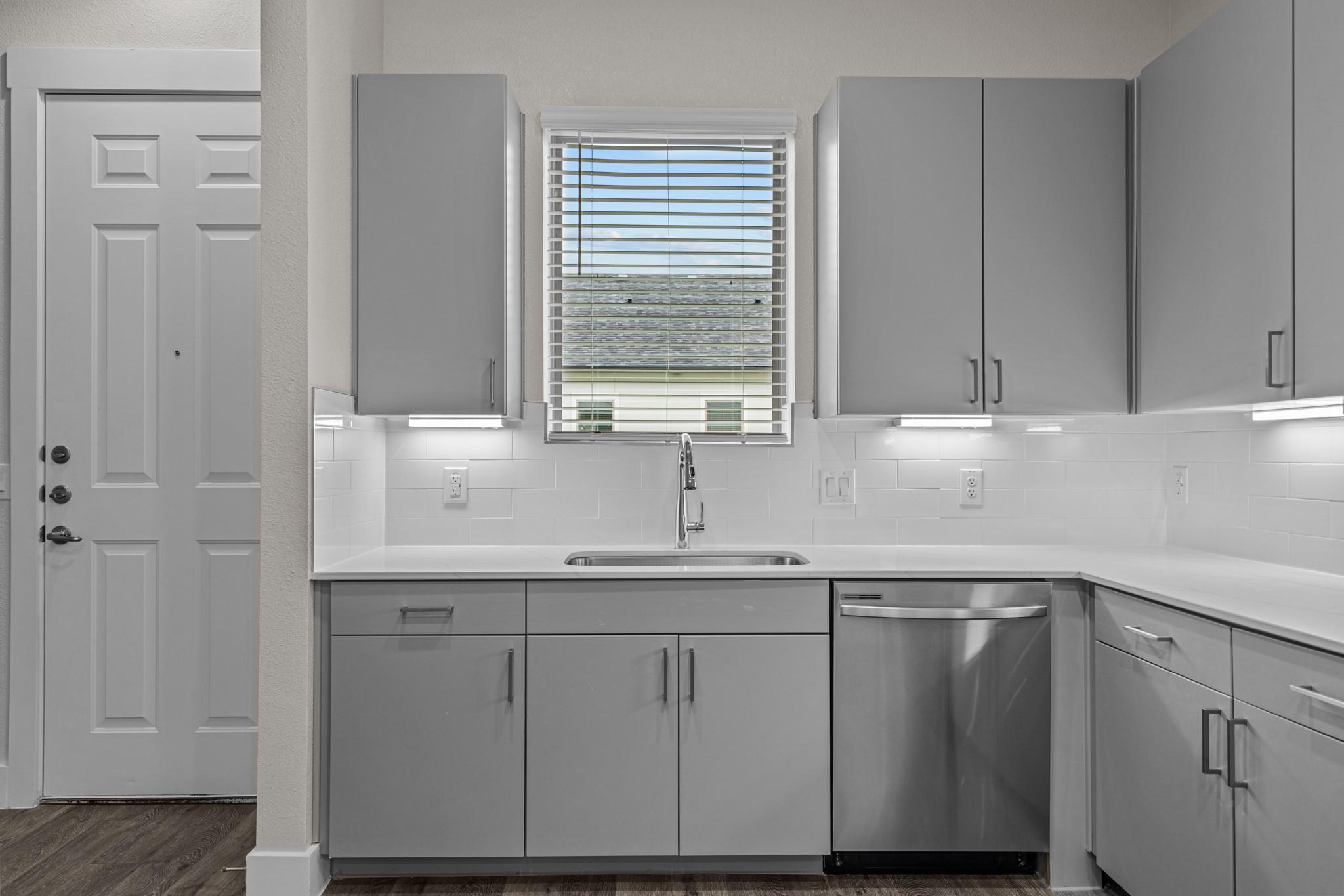 865 Limmer Loop # 627, Hutto, TX 78634