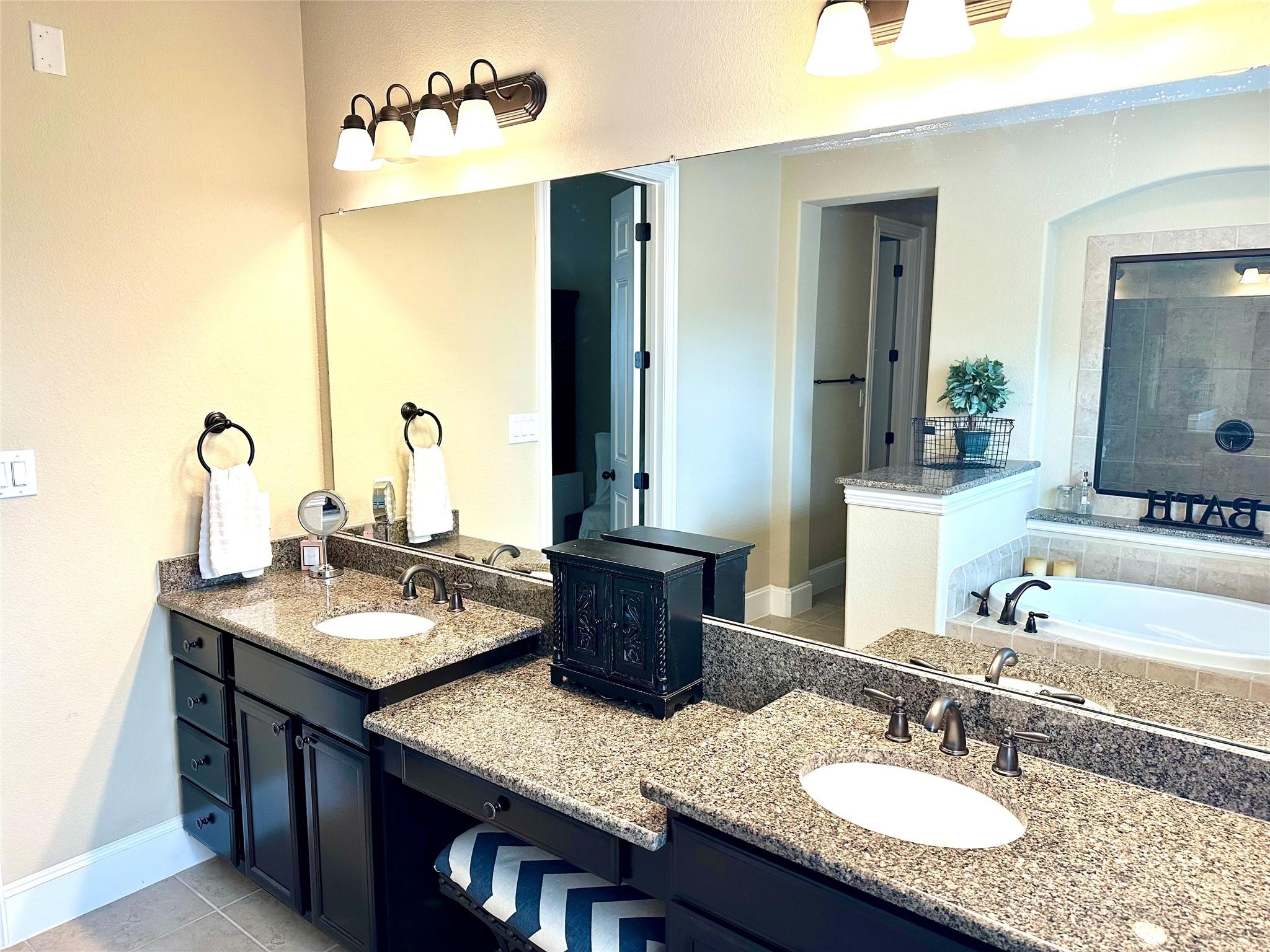 17707 Retreat Ridge Ln, Houston, TX 77095