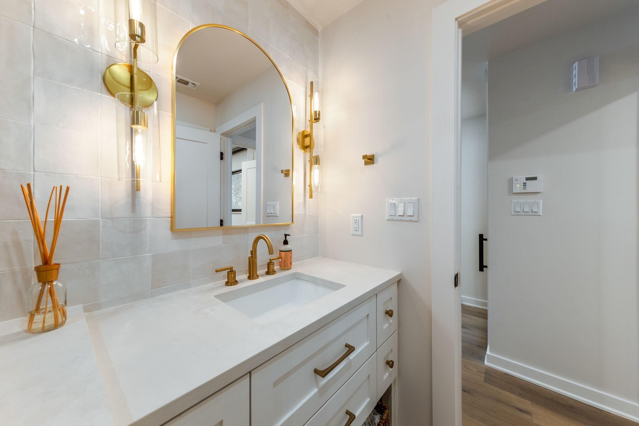 402 Island Dr # B, Horseshoe Bay, TX 78657