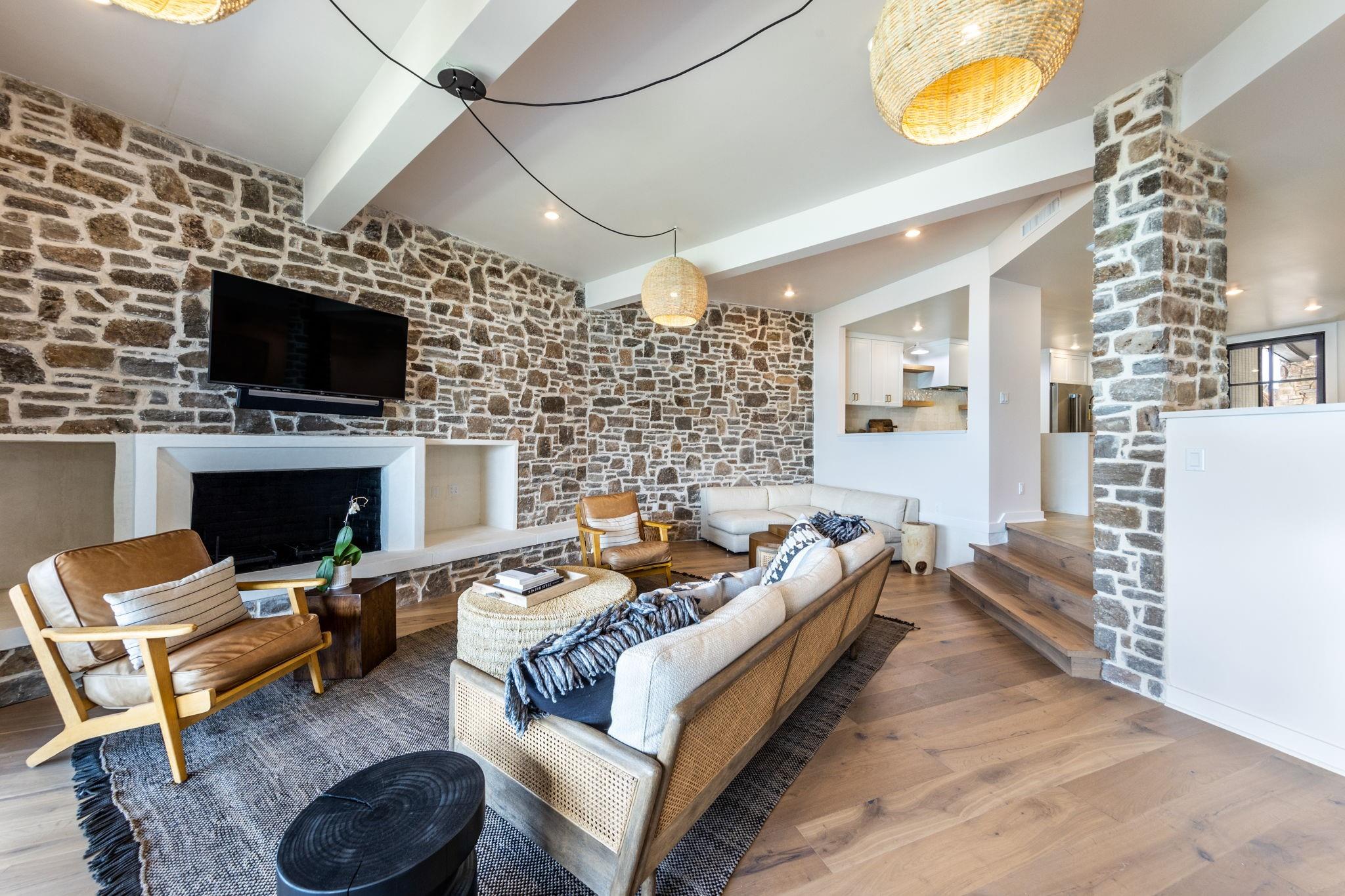 402 Island Dr # B, Horseshoe Bay, TX 78657