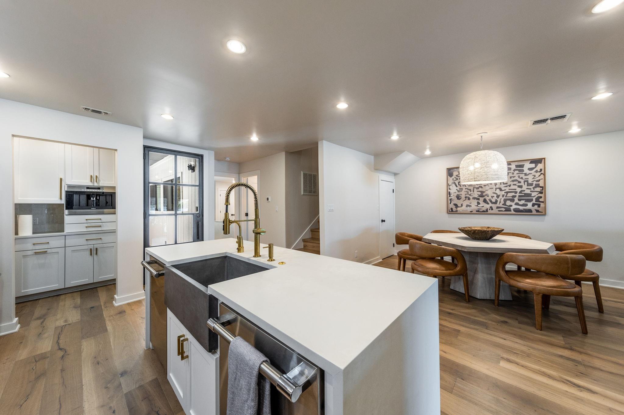 402 Island Dr # B, Horseshoe Bay, TX 78657