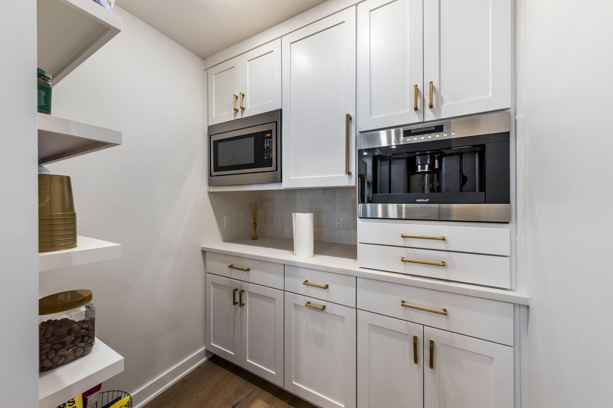 402 Island Dr # B, Horseshoe Bay, TX 78657