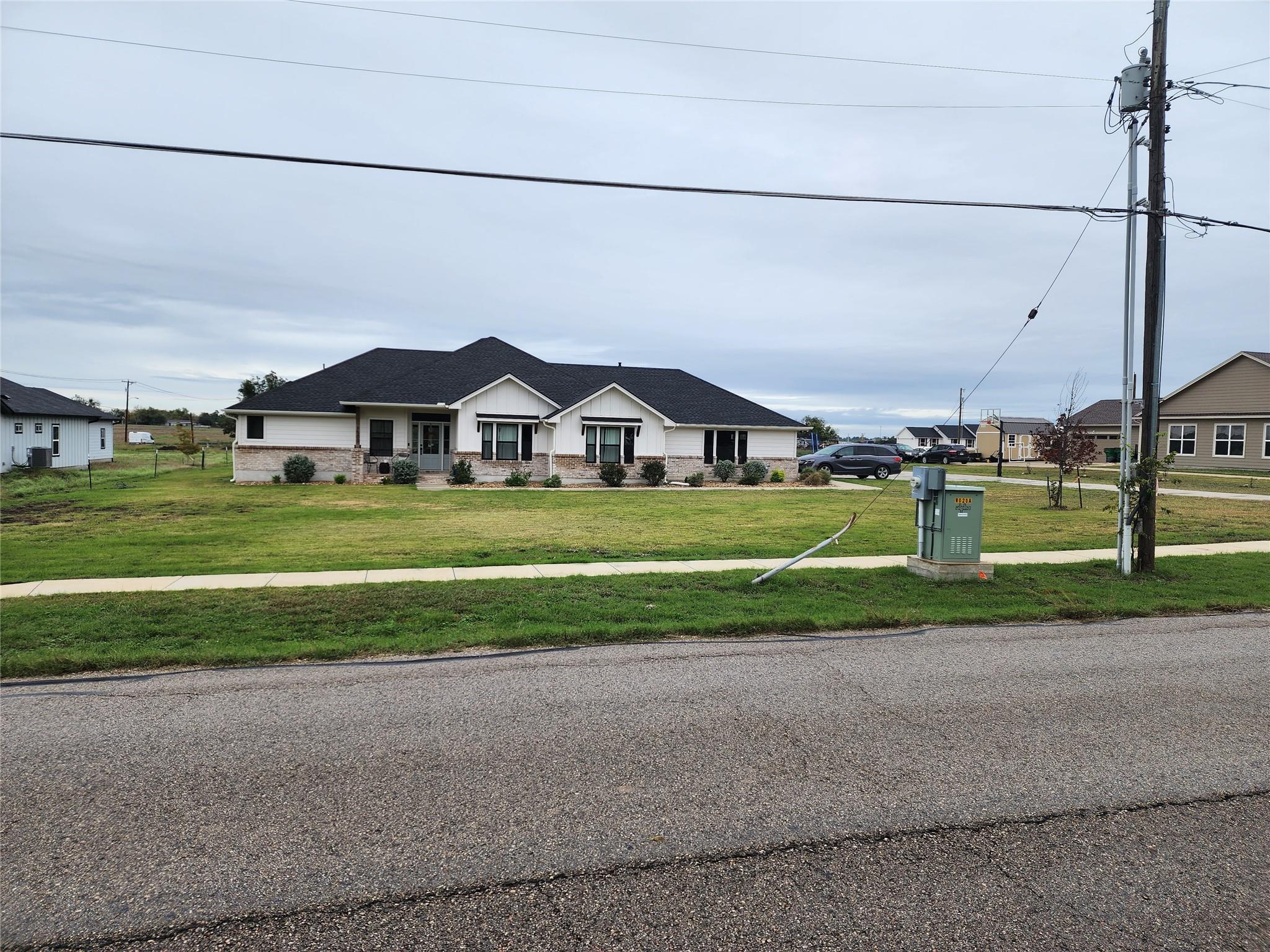 1411 Old Thorndale Rd, Taylor, TX 76574