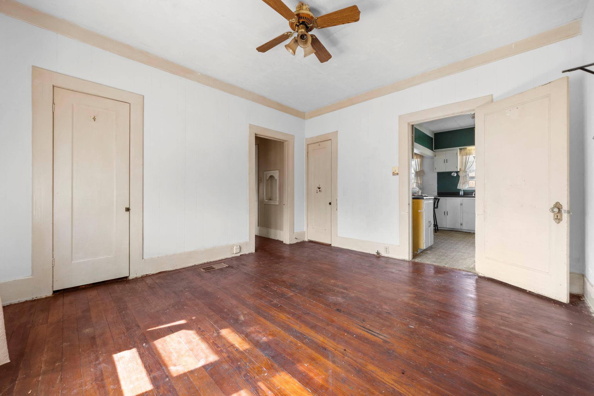 401 S Love Ave, Florence, TX 76527