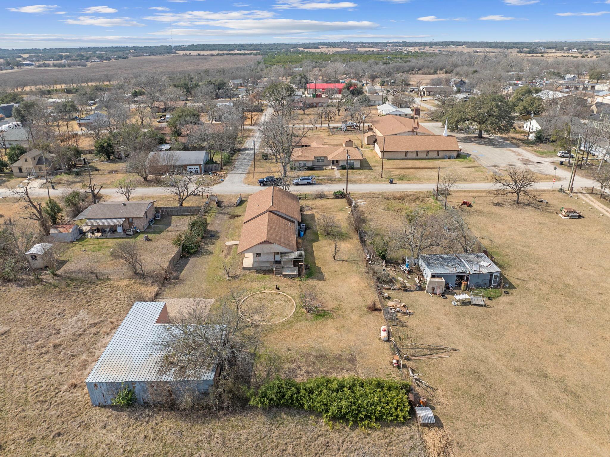 401 S Love Ave, Florence, TX 76527