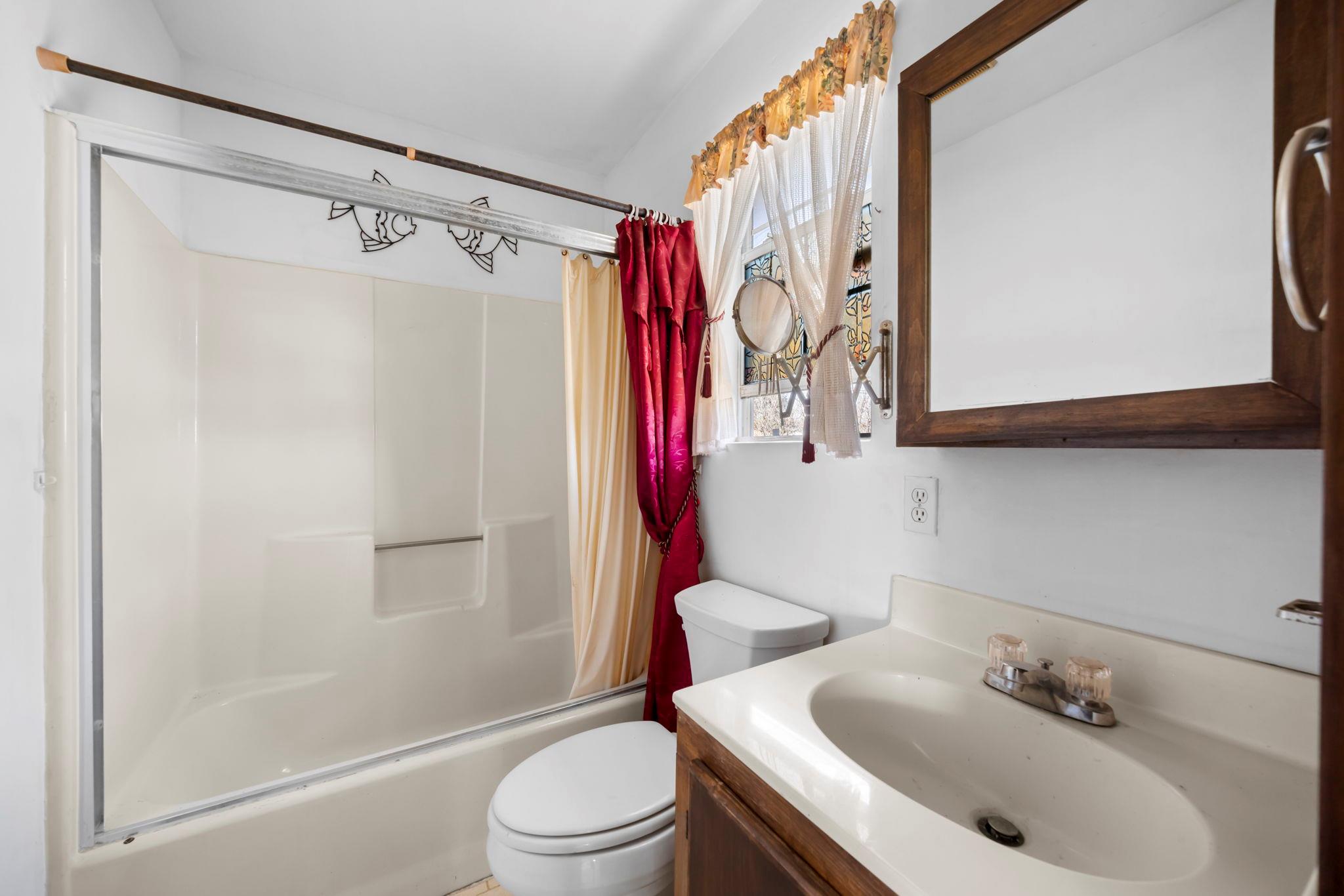 401 S Love Ave, Florence, TX 76527