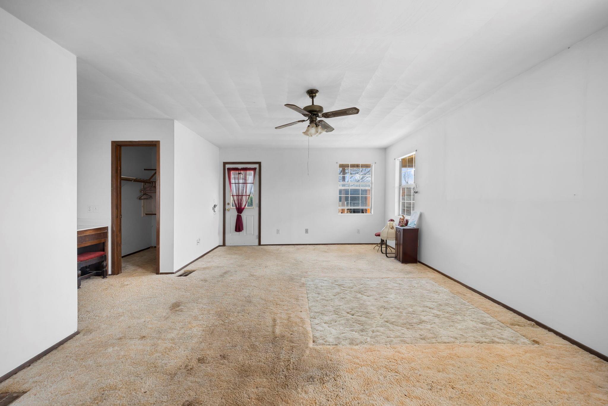 401 S Love Ave, Florence, TX 76527