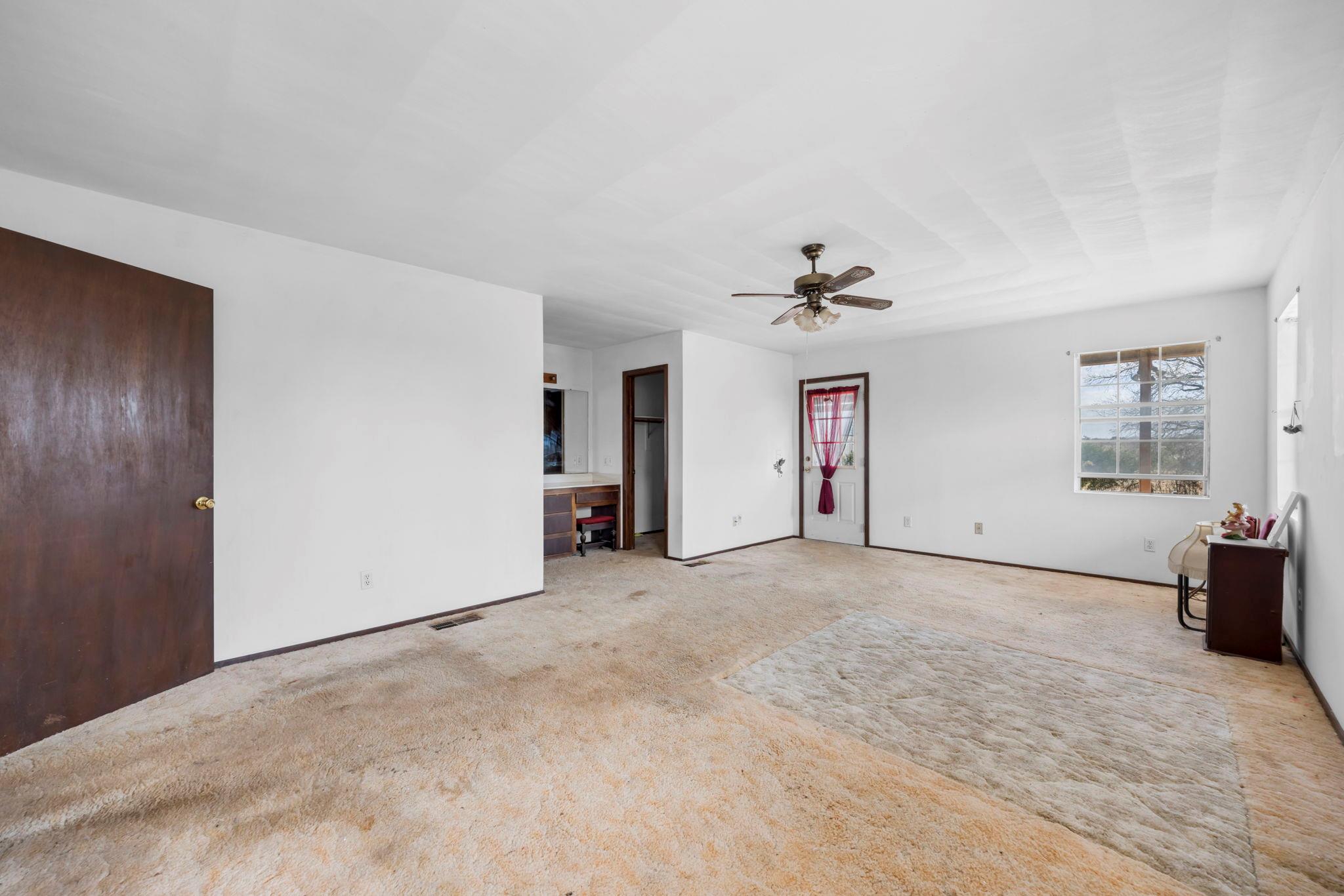 401 S Love Ave, Florence, TX 76527